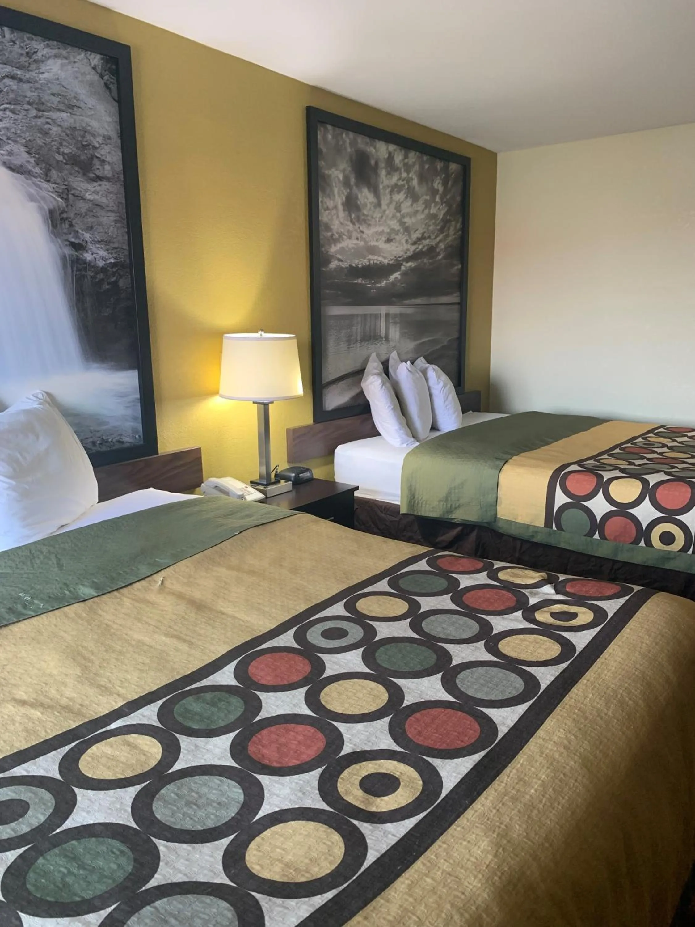 Guests, Bed in Super 8 by Wyndham Rice Lake