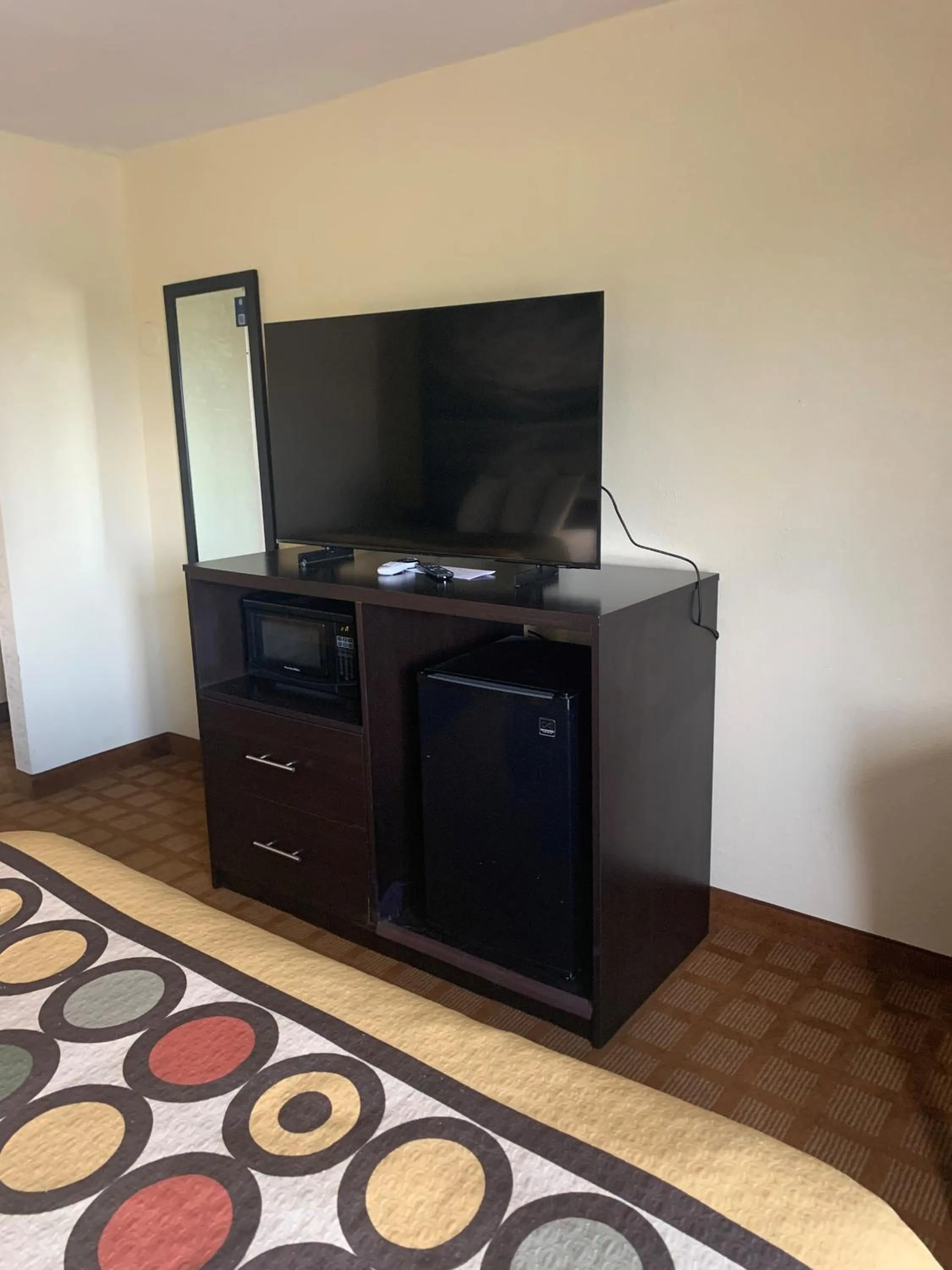 TV and multimedia in Super 8 by Wyndham Rice Lake