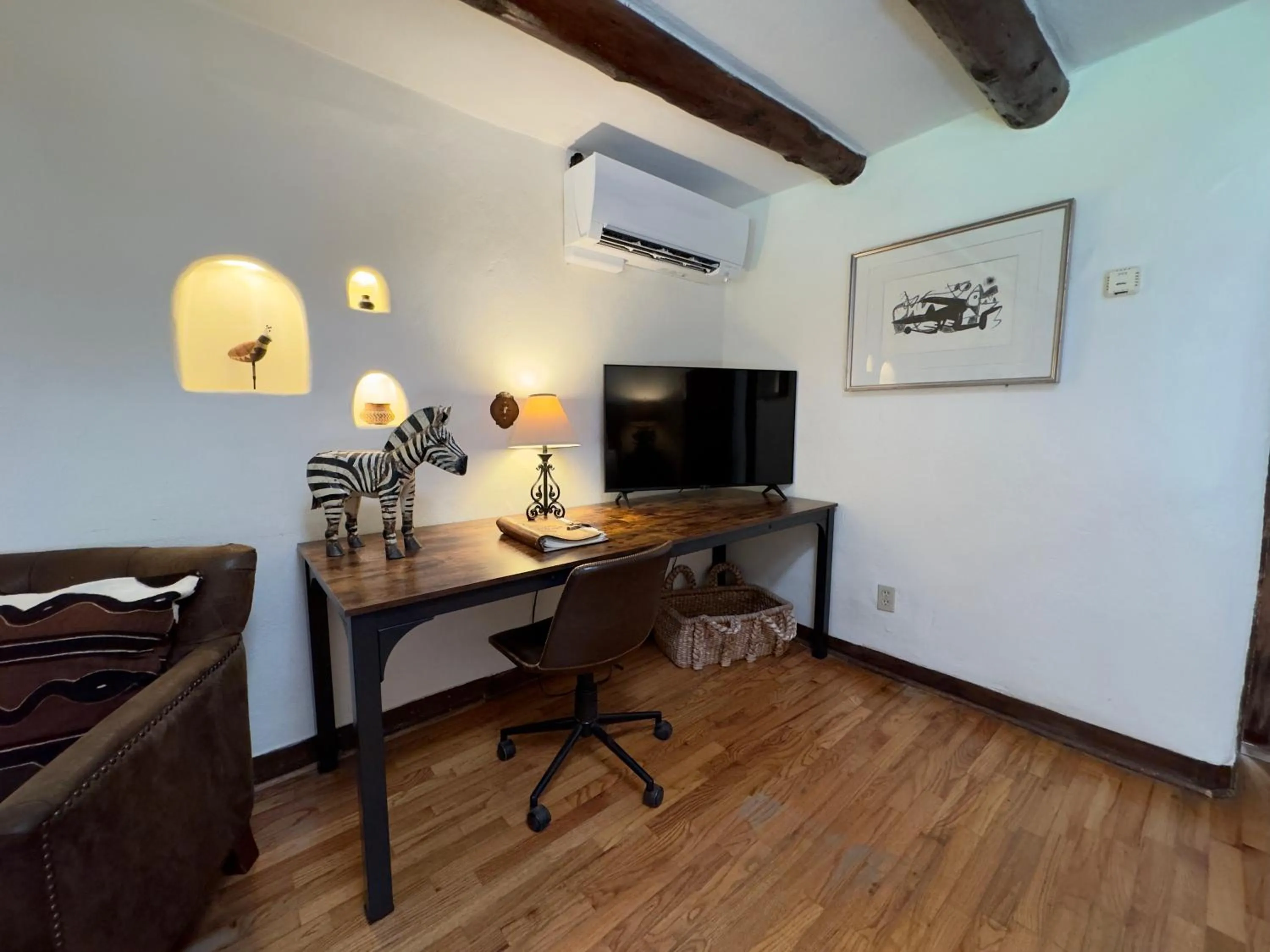 Old Taos Guesthouse B&B