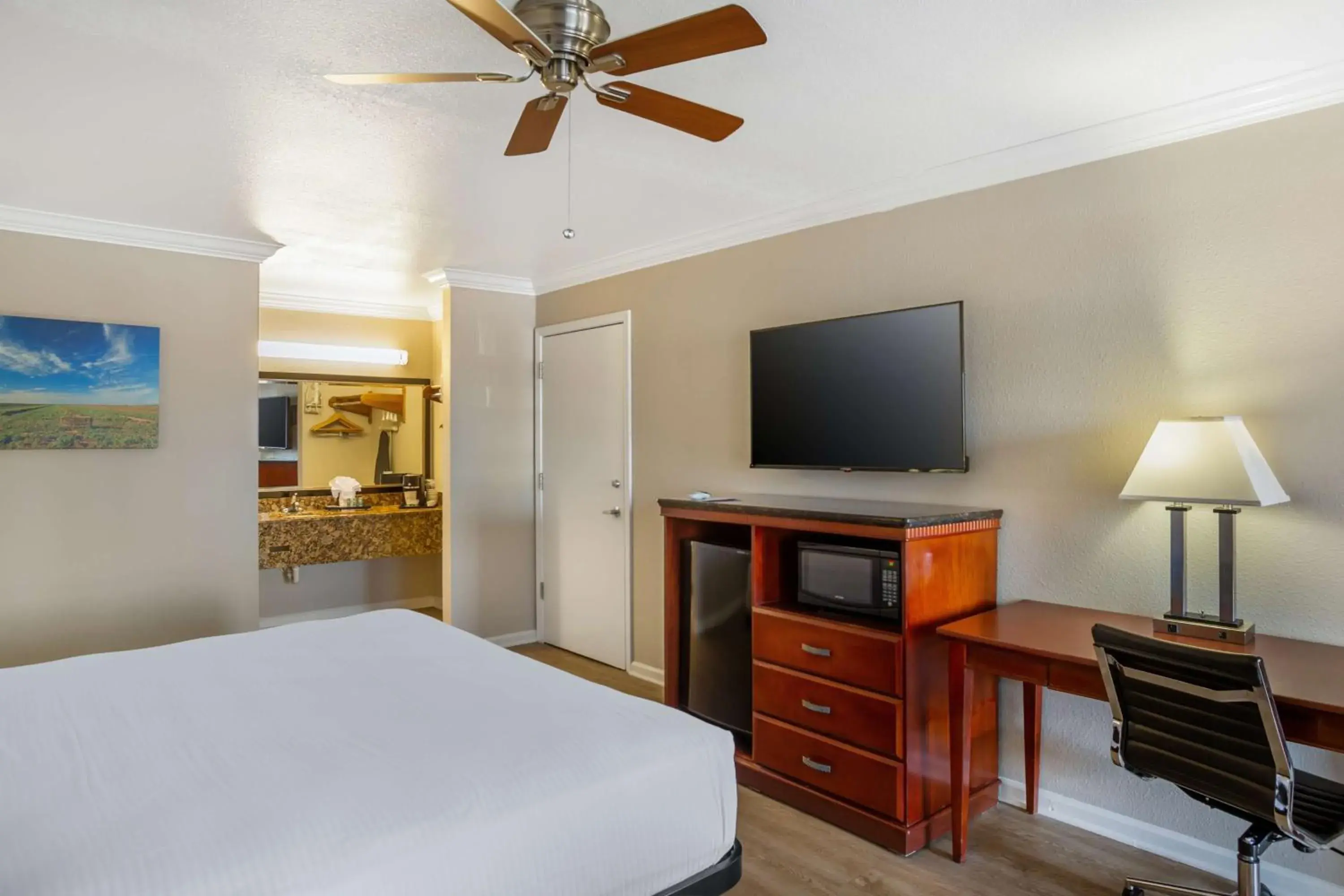 King Room - Pet Friendly in Best Western Heritage Inn King Room - Pet Friendly in Best Western Heritage Inn