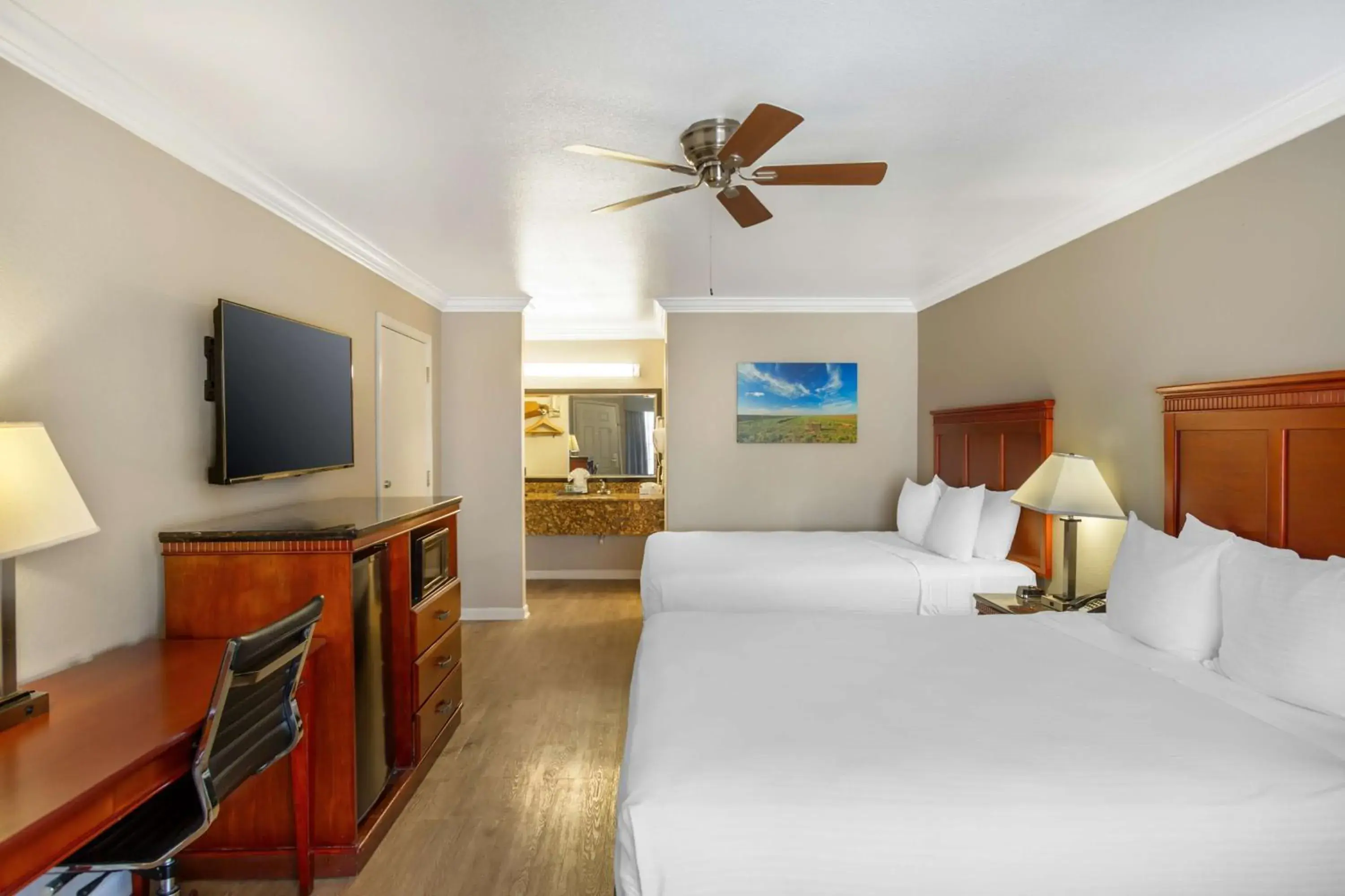 Queen Room with Two Queen Beds - Non Smoking in Best Western Heritage Inn Queen Room with Two Queen Beds - Non Smoking in Best Western Heritage Inn