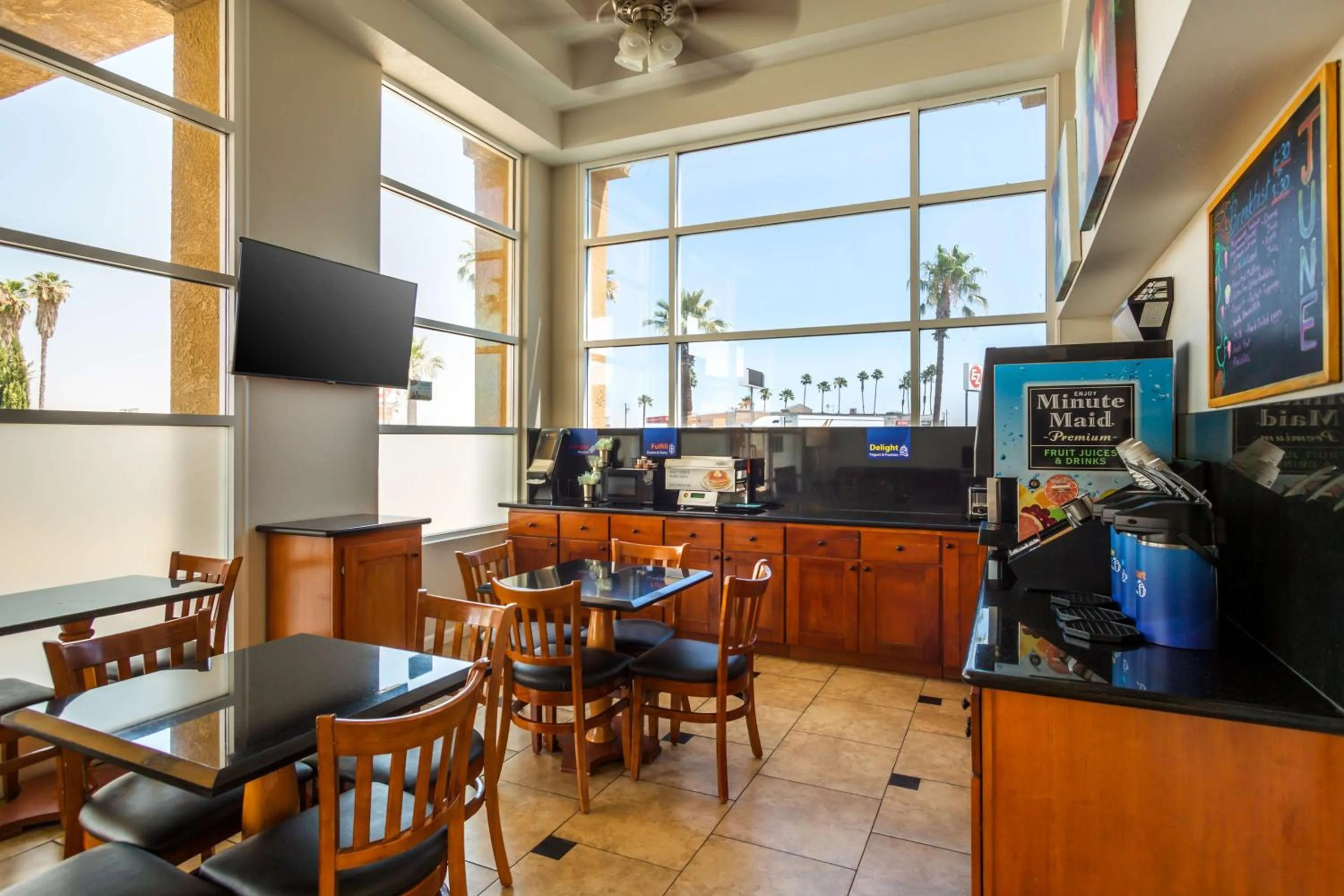 Breakfast in Best Western Heritage Inn