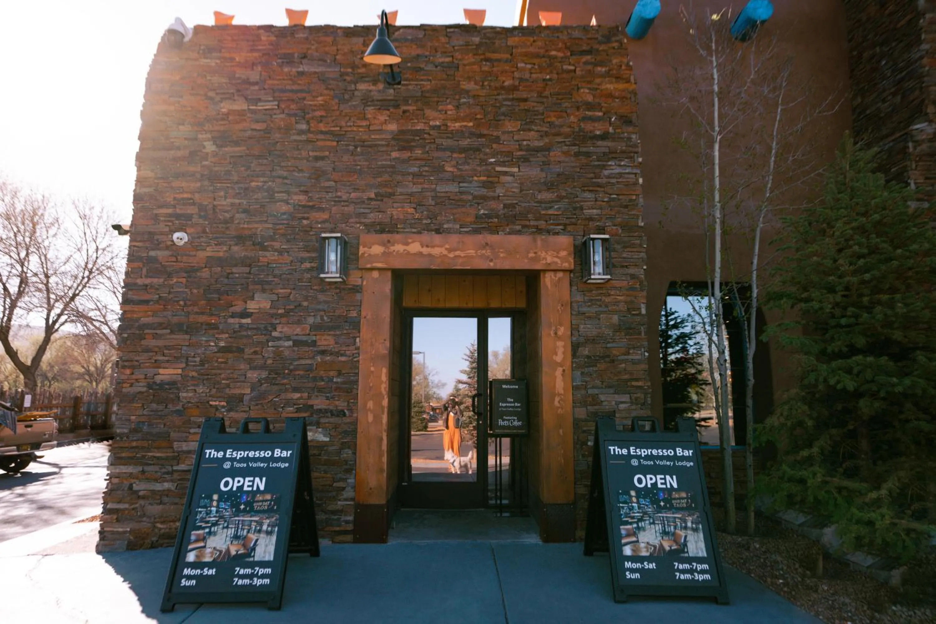 Coffee/tea facilities in Taos Valley Lodge