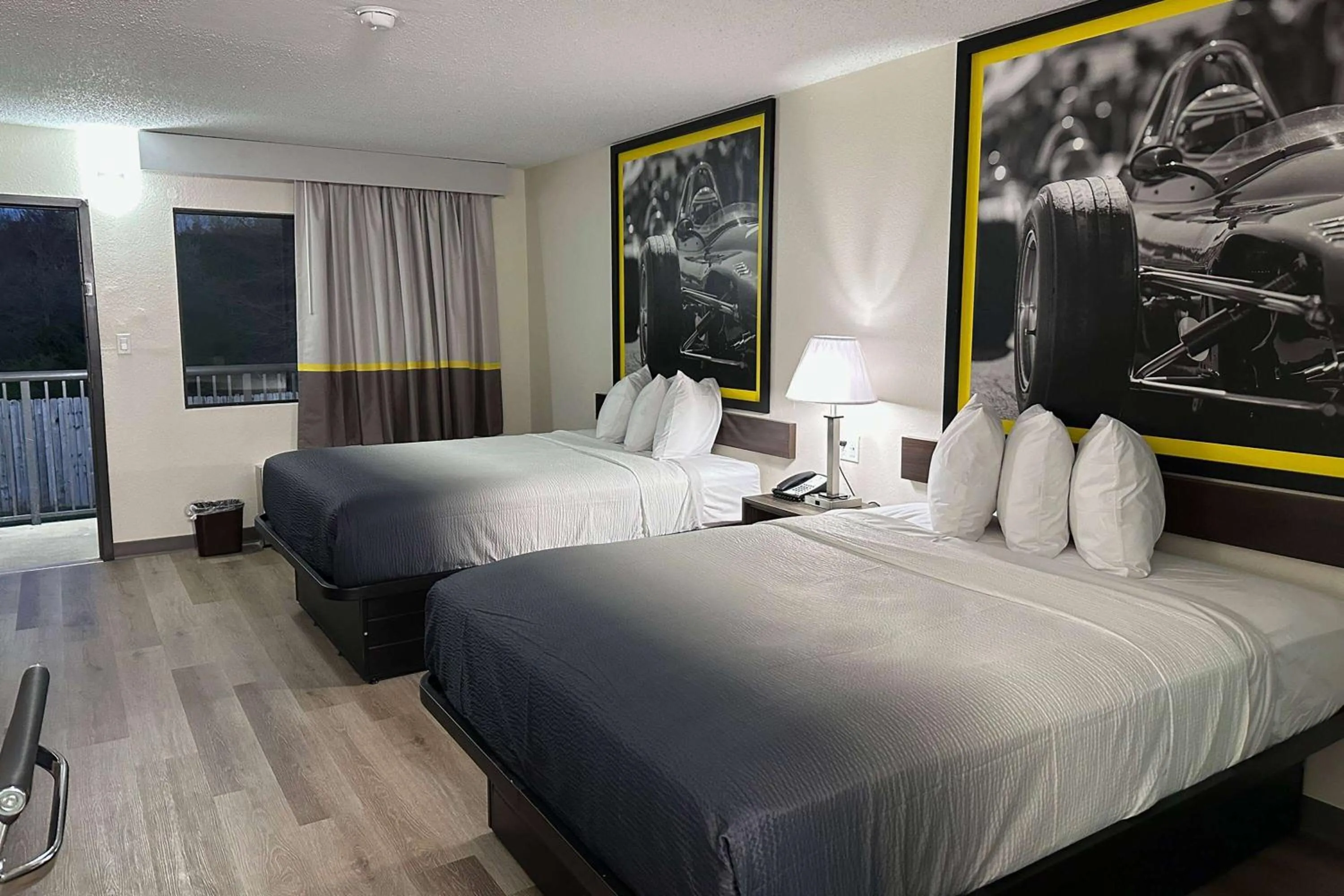 Photo of the whole room in Super 8 by Wyndham Kannapolis