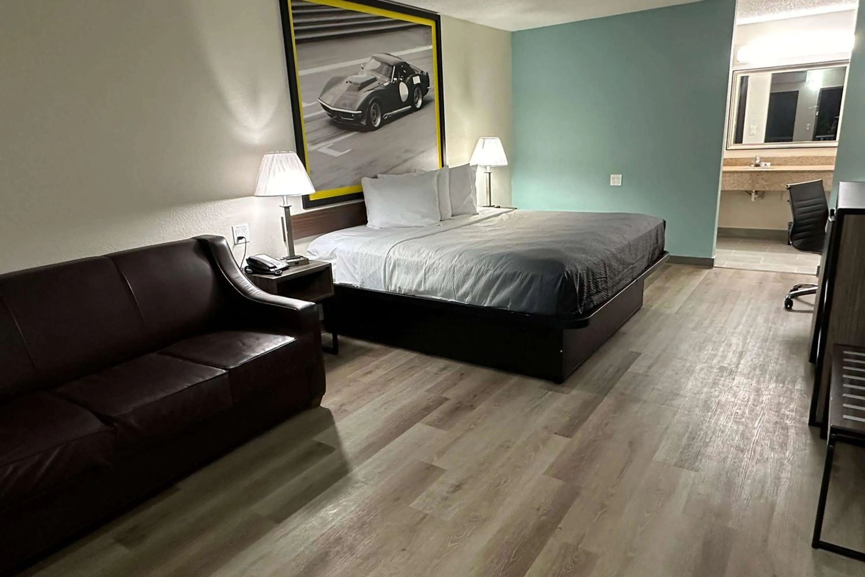 Photo of the whole room in Super 8 by Wyndham Kannapolis