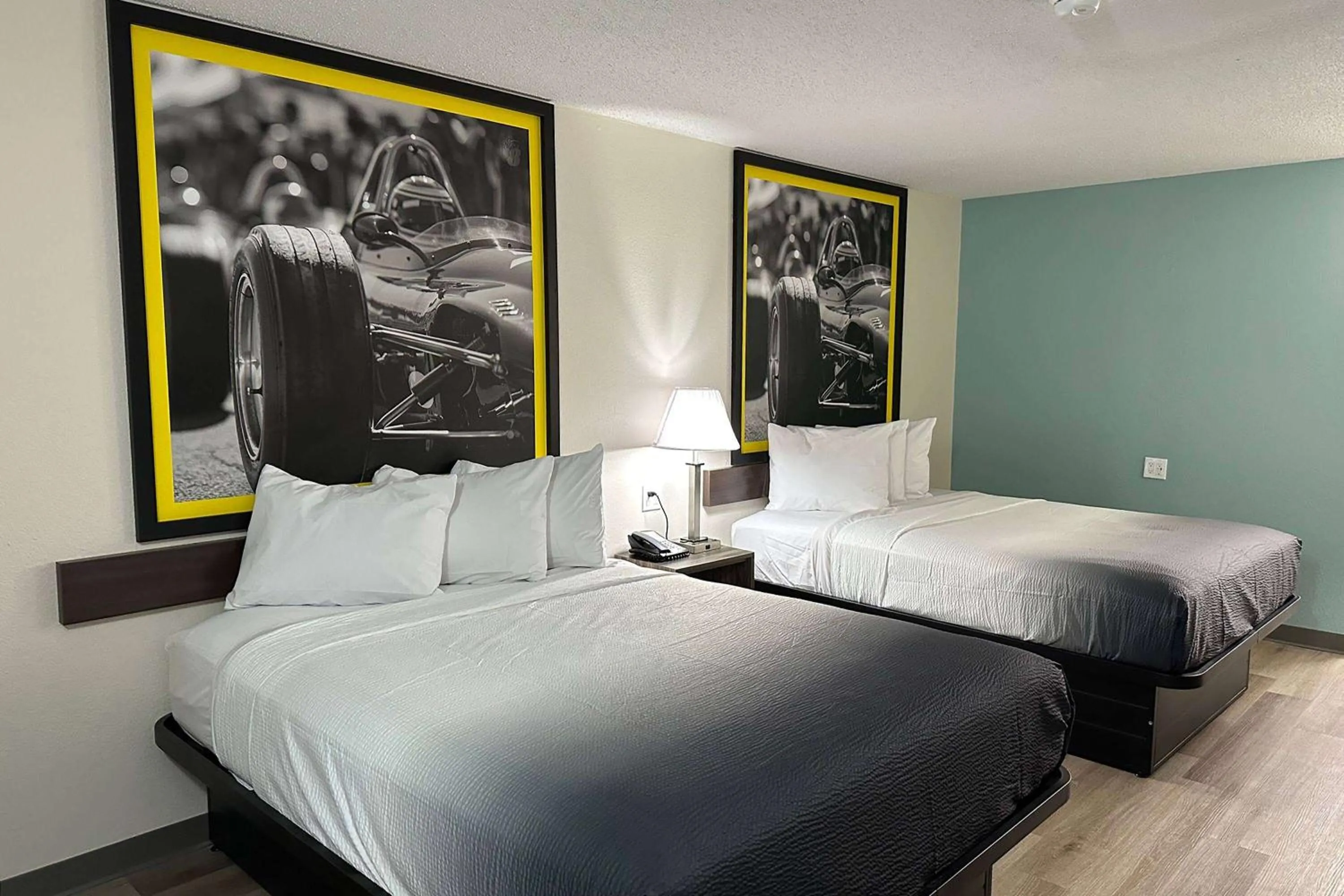 Photo of the whole room in Super 8 by Wyndham Kannapolis