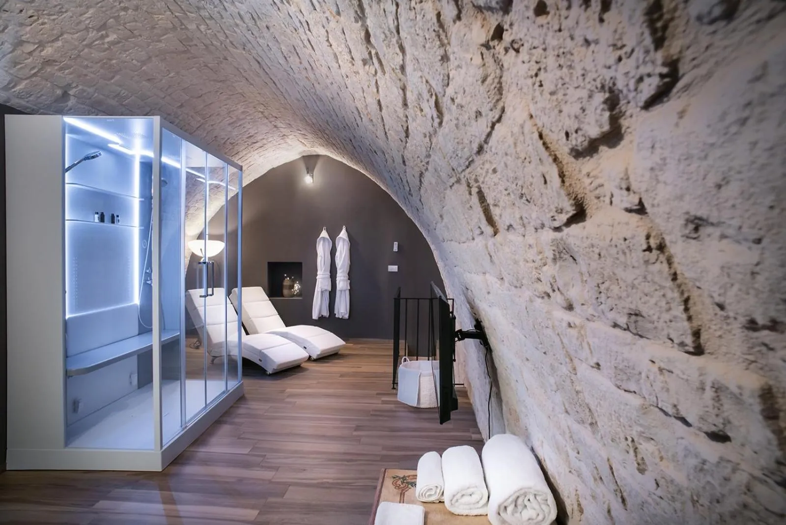 Bed in Petrantiche - Albergo Diffuso