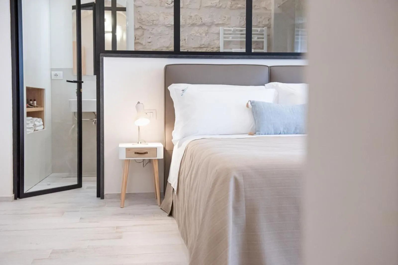 Bed in Petrantiche - Albergo Diffuso