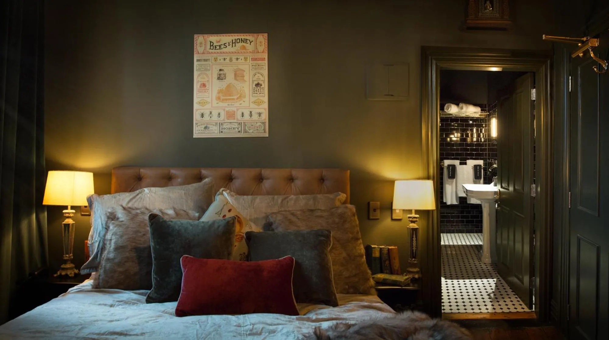 Bed in The Royal Hotel Featherston - Boutique Hotel