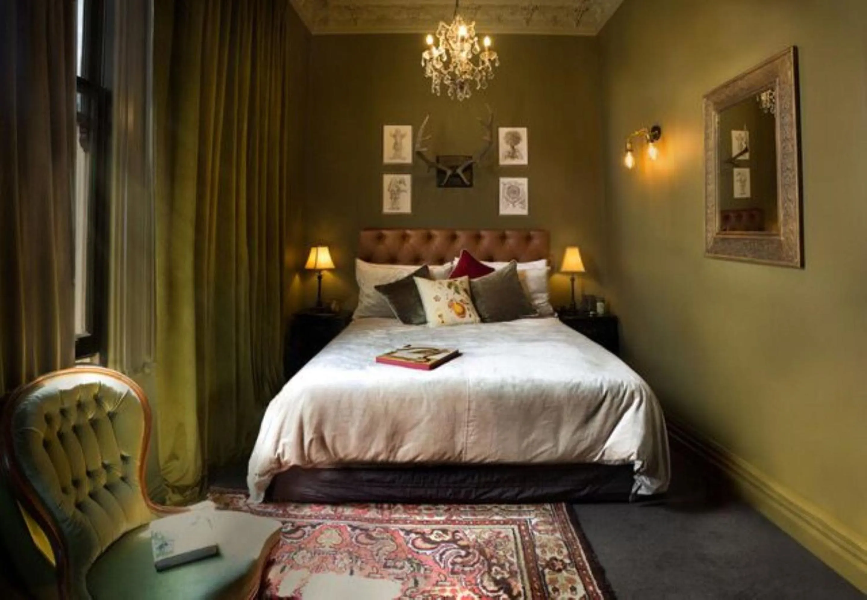 Bed in The Royal Hotel Featherston - Boutique Hotel