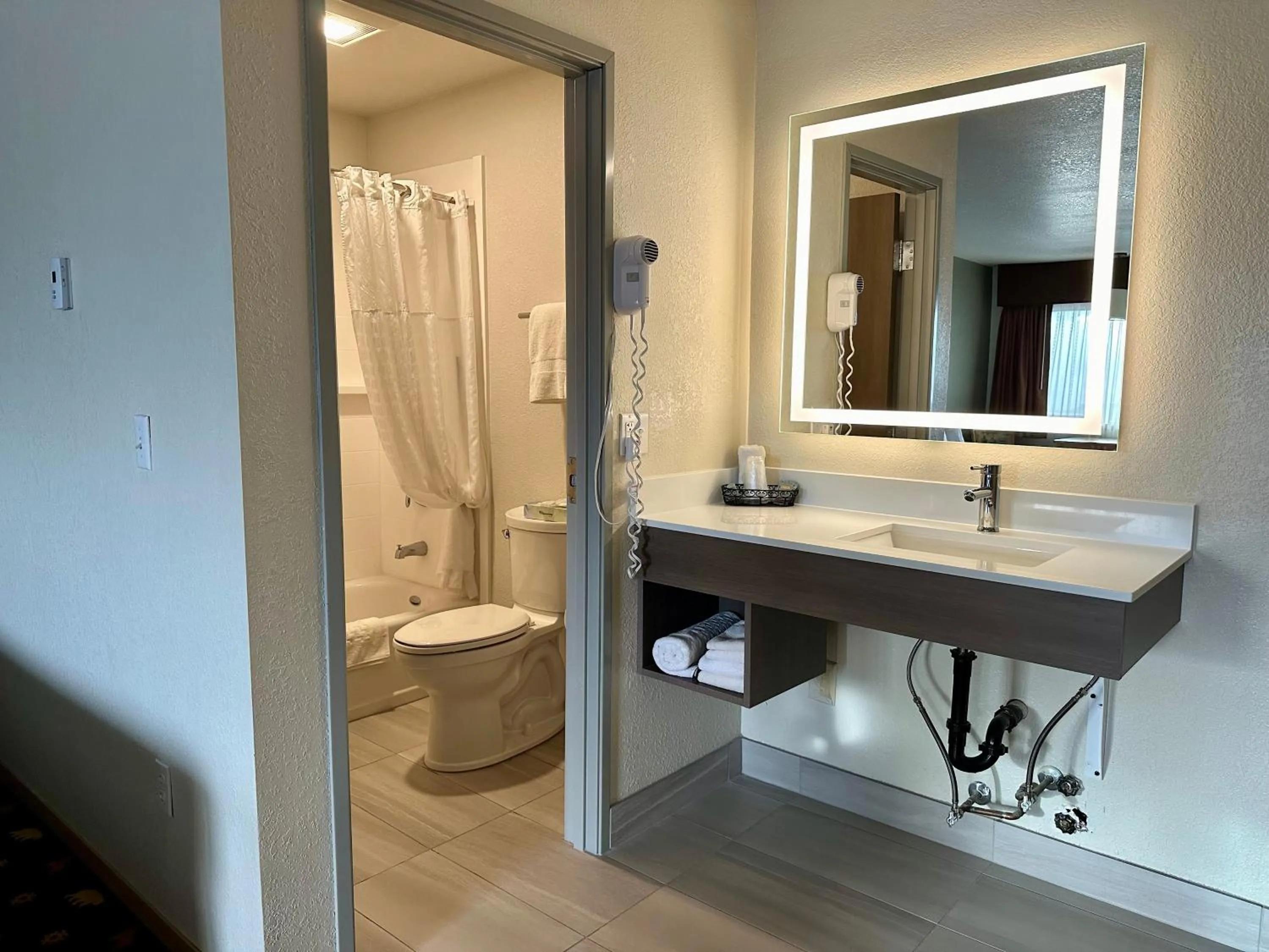 Bathroom in Best Western King Salmon Inn