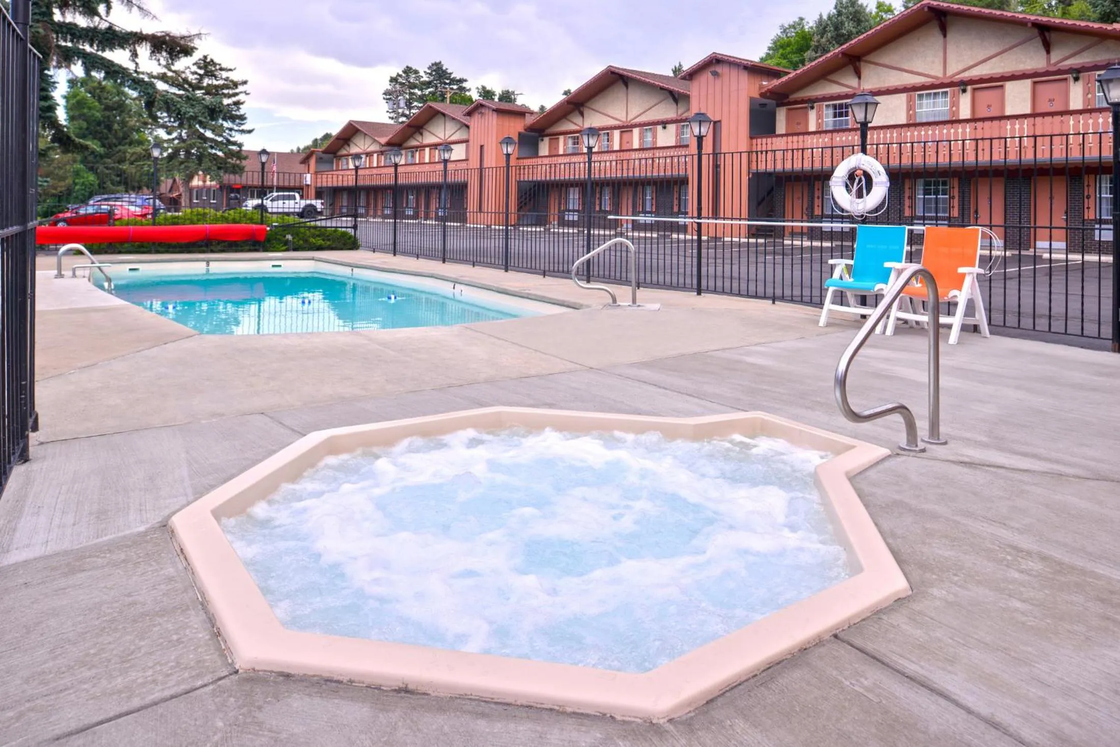 Swimming pool in Villa Motel at Manitou Springs