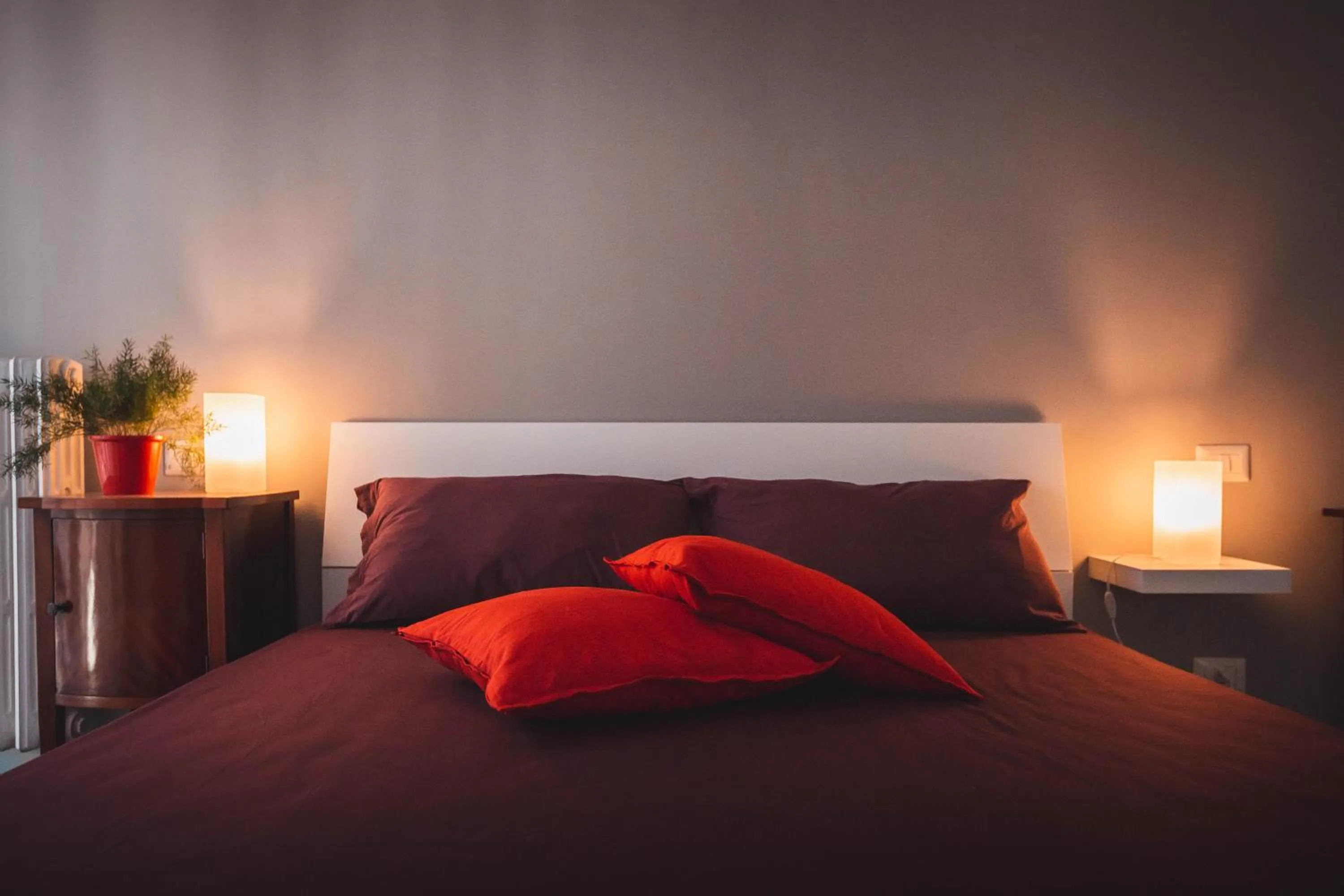 Other, Bed in Be Your Home - Guest House Colors