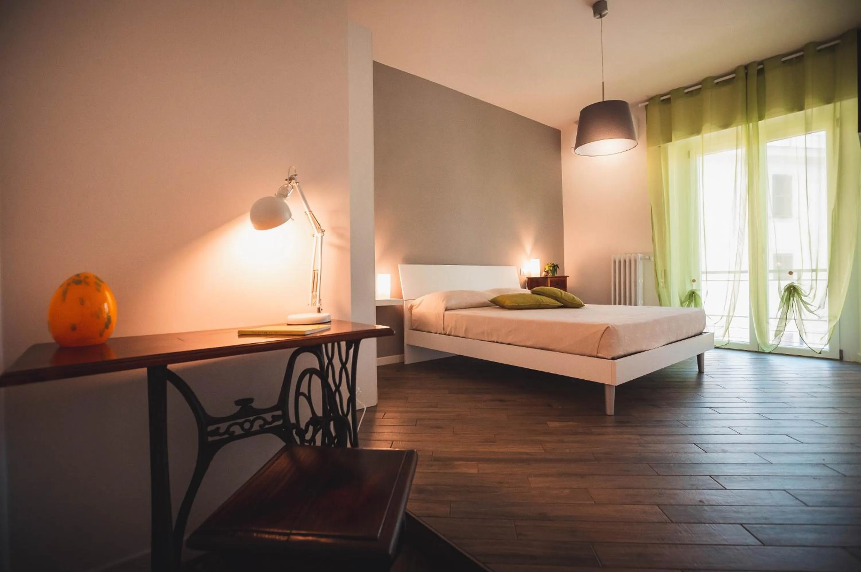 Other, Bed in Be Your Home - Guest House Colors