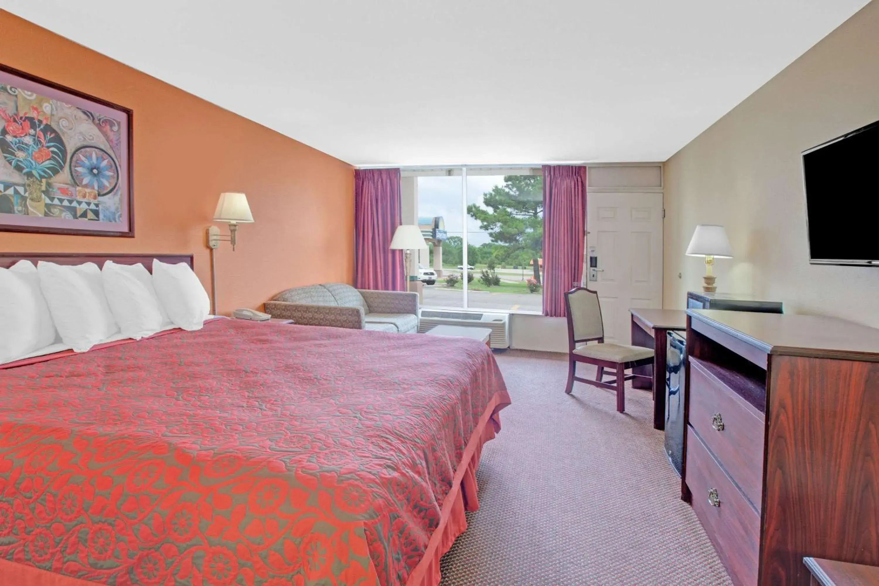 King Room - Non-Smoking in Days Inn by Wyndham Okemah King Room - Non-Smoking in Days Inn by Wyndham Okemah