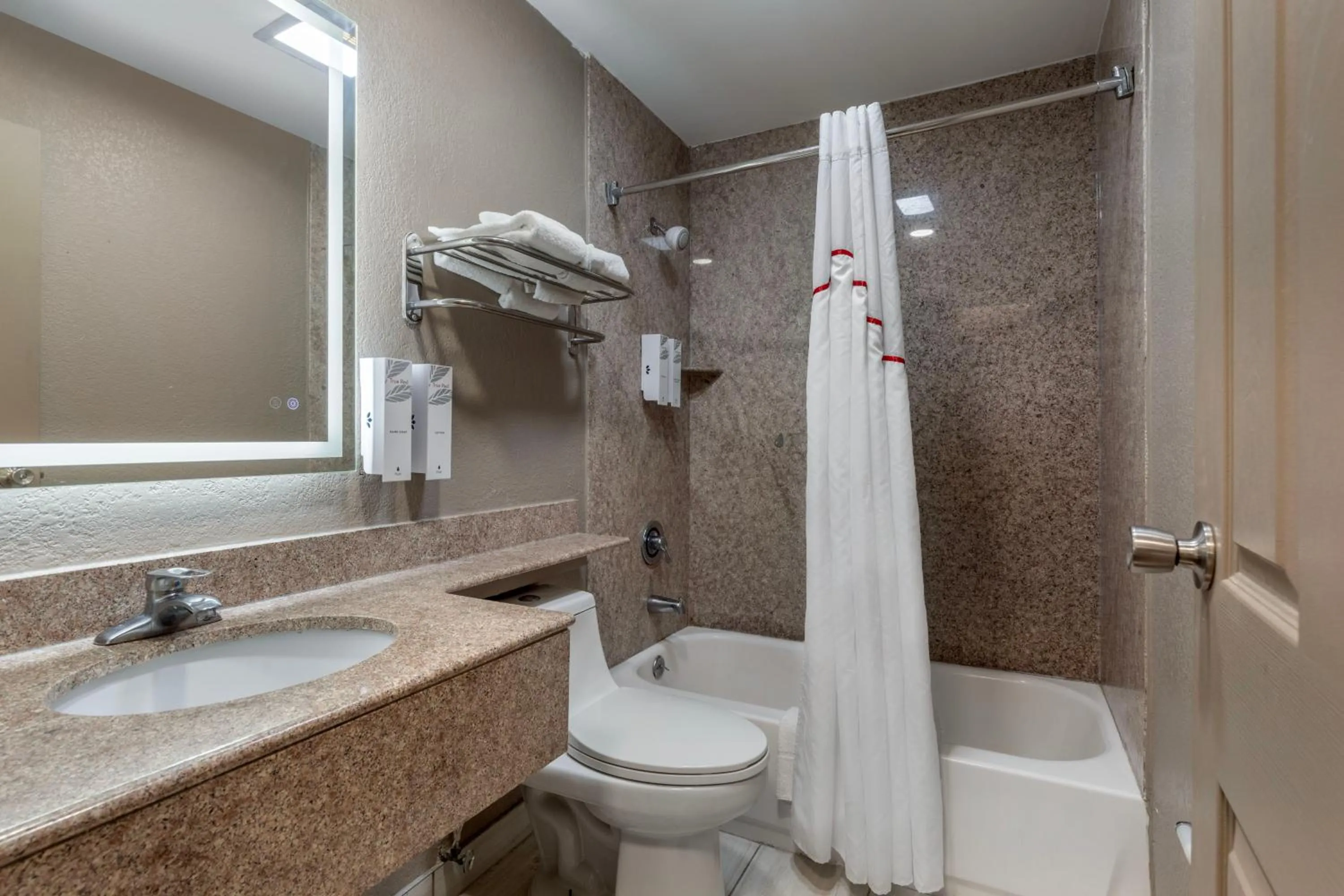 Bathroom in Red Roof Inn Suffolk