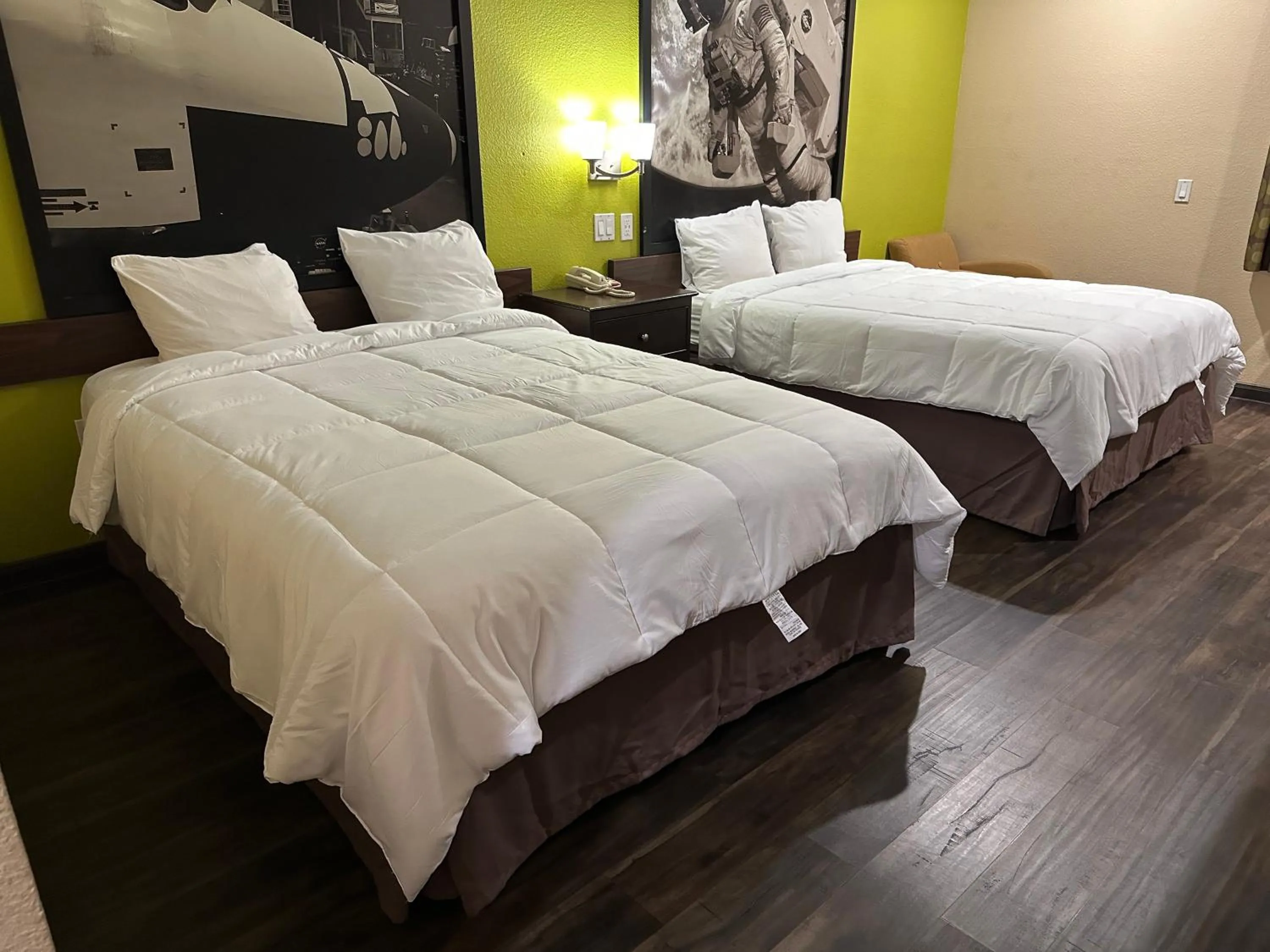 Bed in Super 8 by Wyndham Intercontinental Houston TX