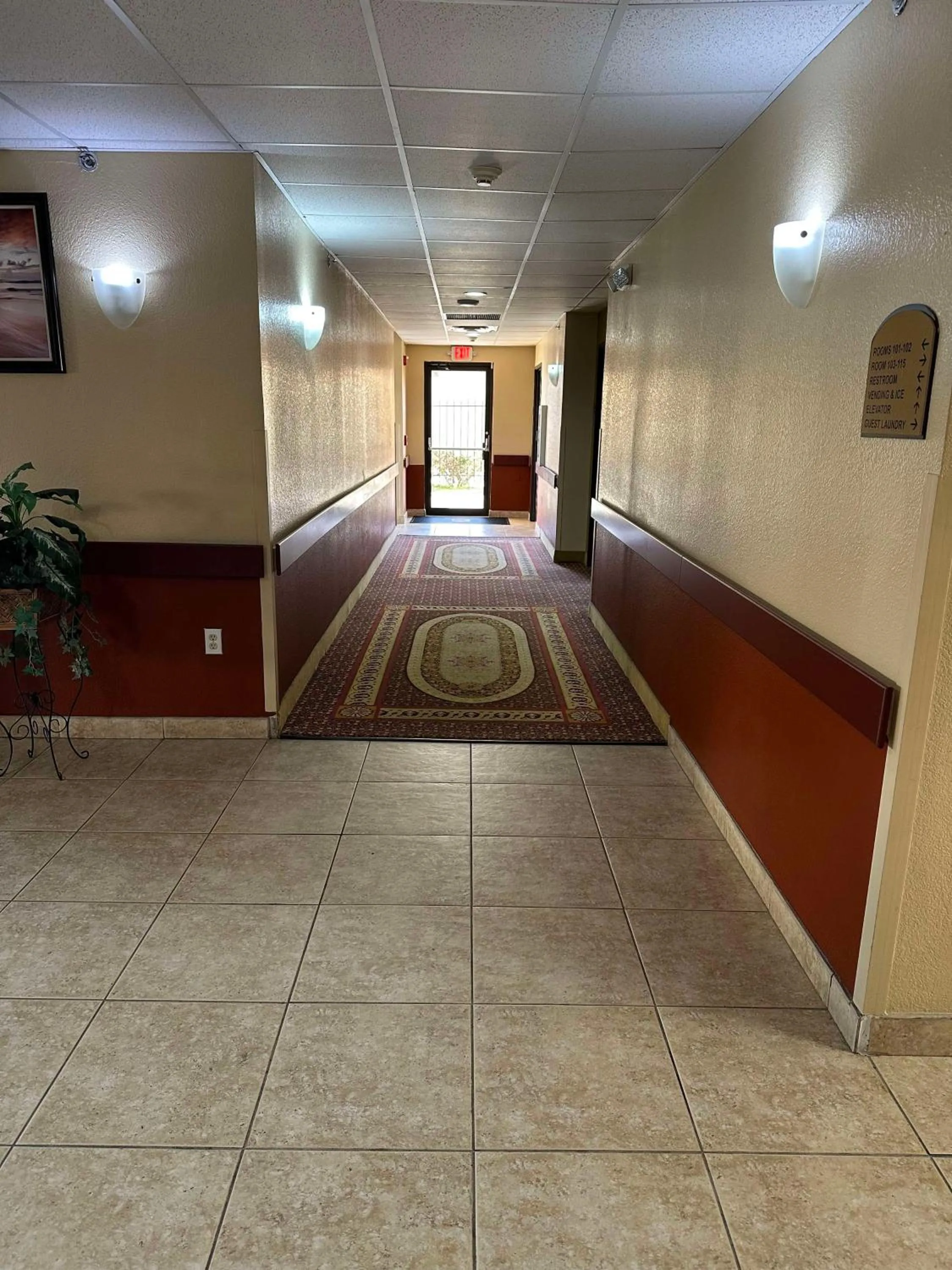 Lobby or reception in Super 8 by Wyndham Intercontinental Houston TX