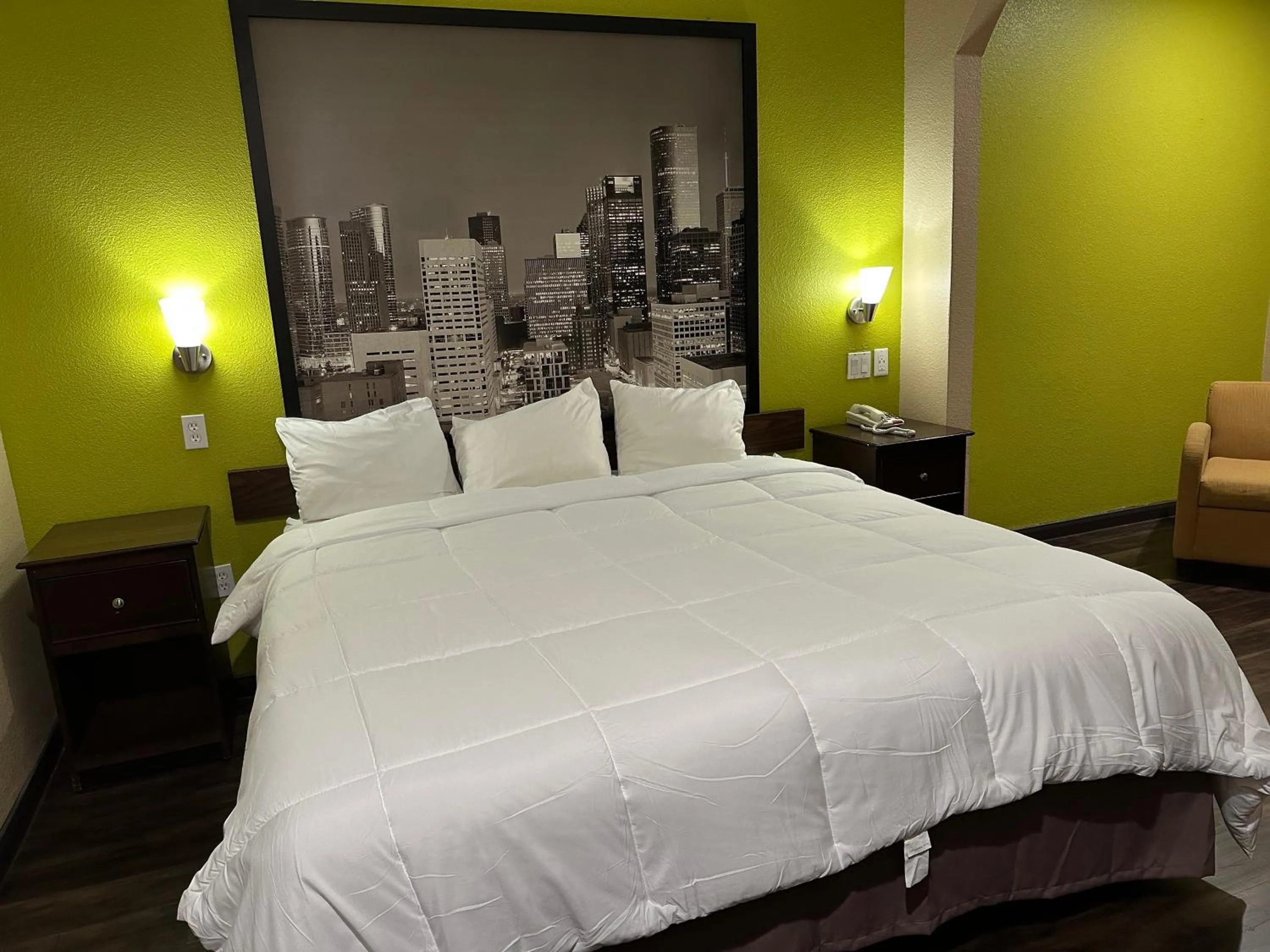 Bed in Super 8 by Wyndham Intercontinental Houston TX