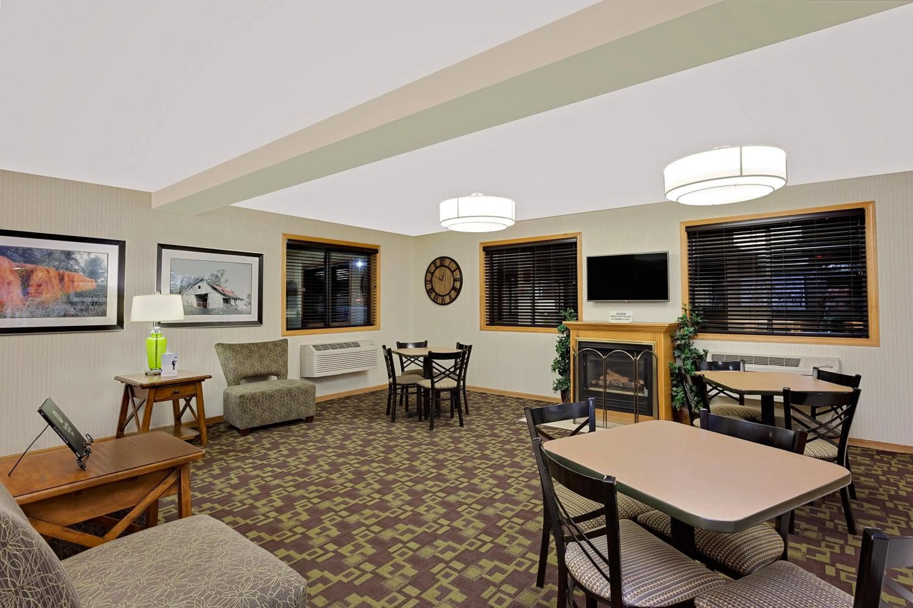 Super 8 by Wyndham Lebanon