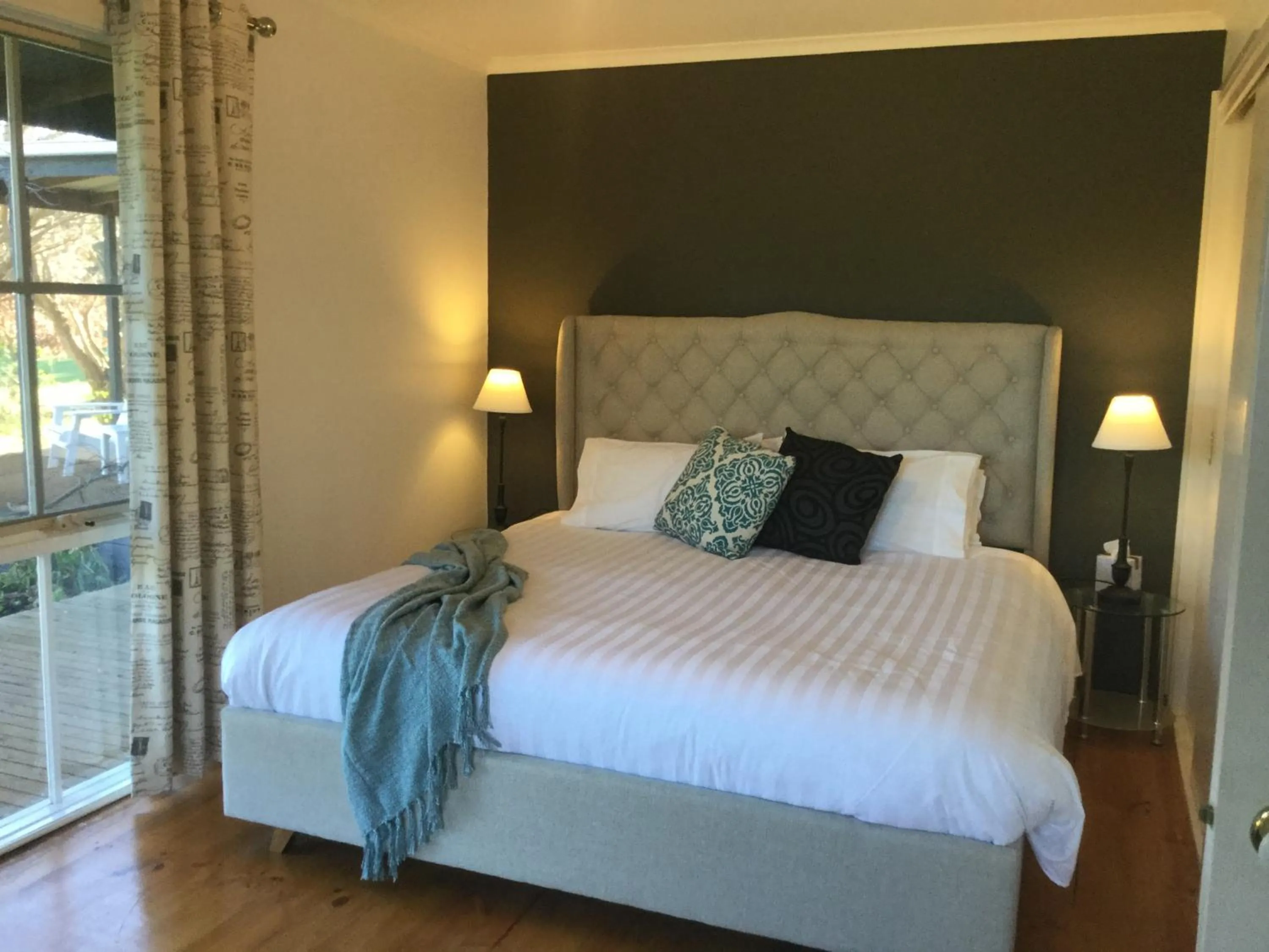 Bedroom, Bed in Stephanie’s Country Cottages