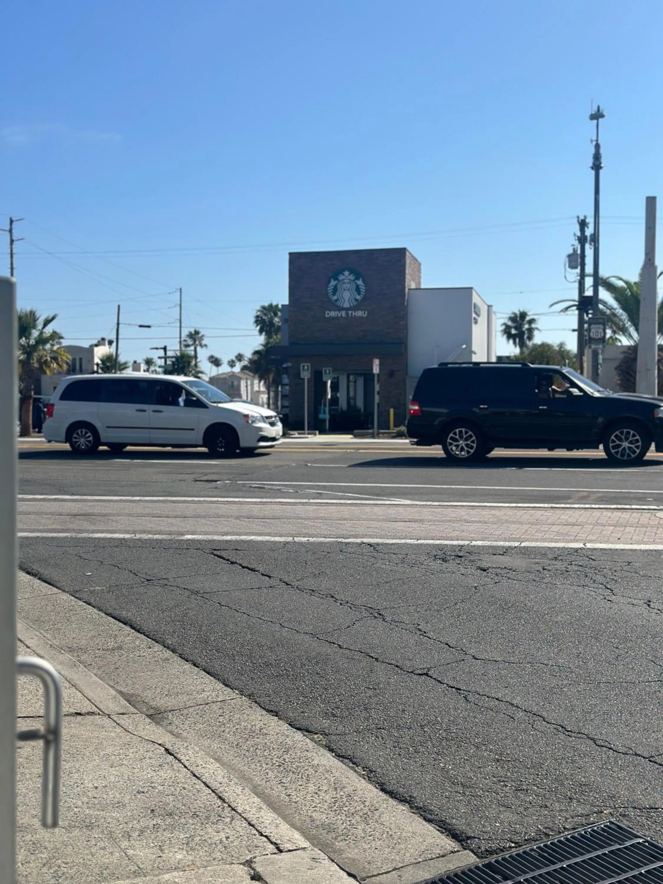 Restaurant/places to eat in Super 8 by Wyndham Oceanside Downtown