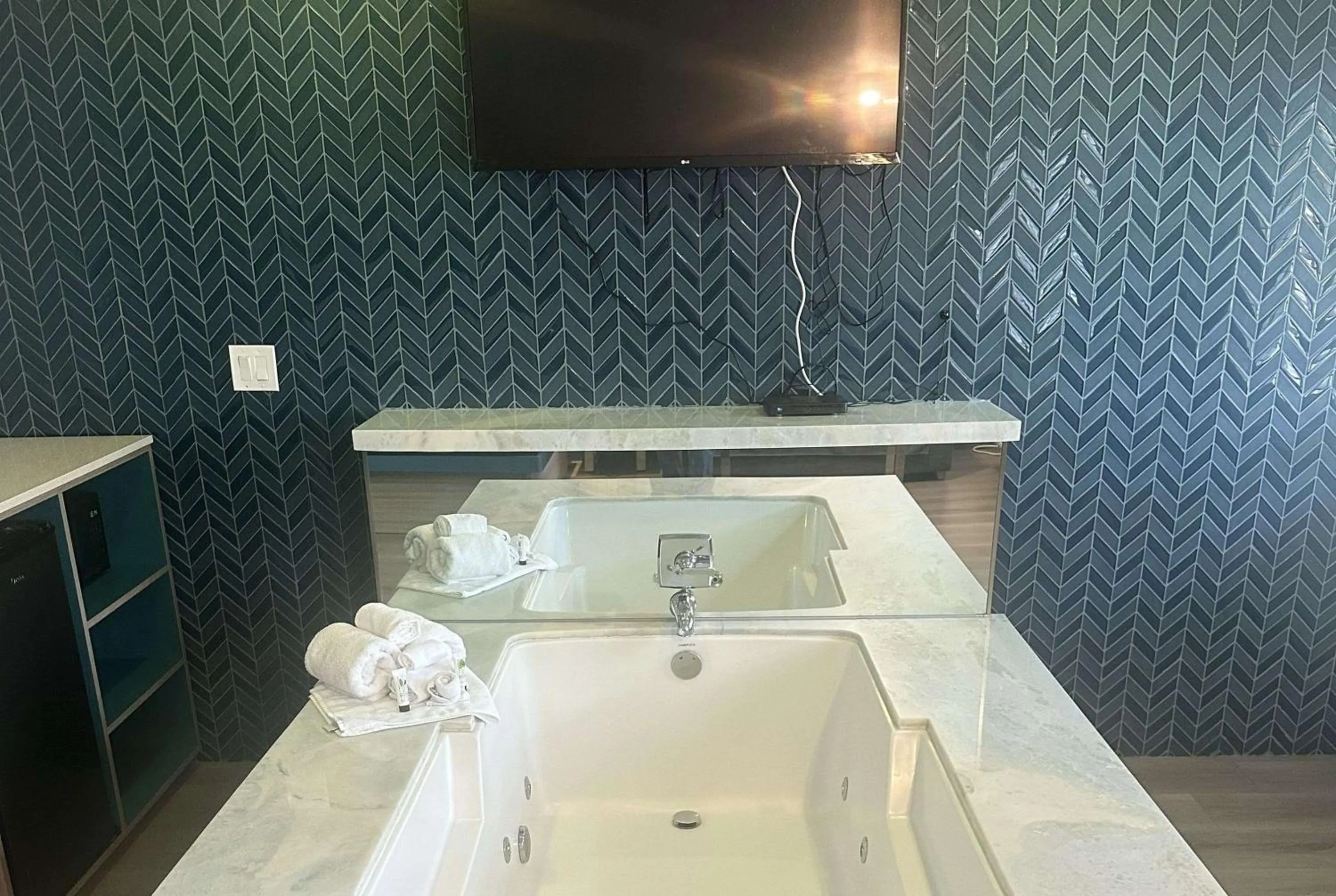 Photo of the whole room in Super 8 by Wyndham Oceanside Downtown