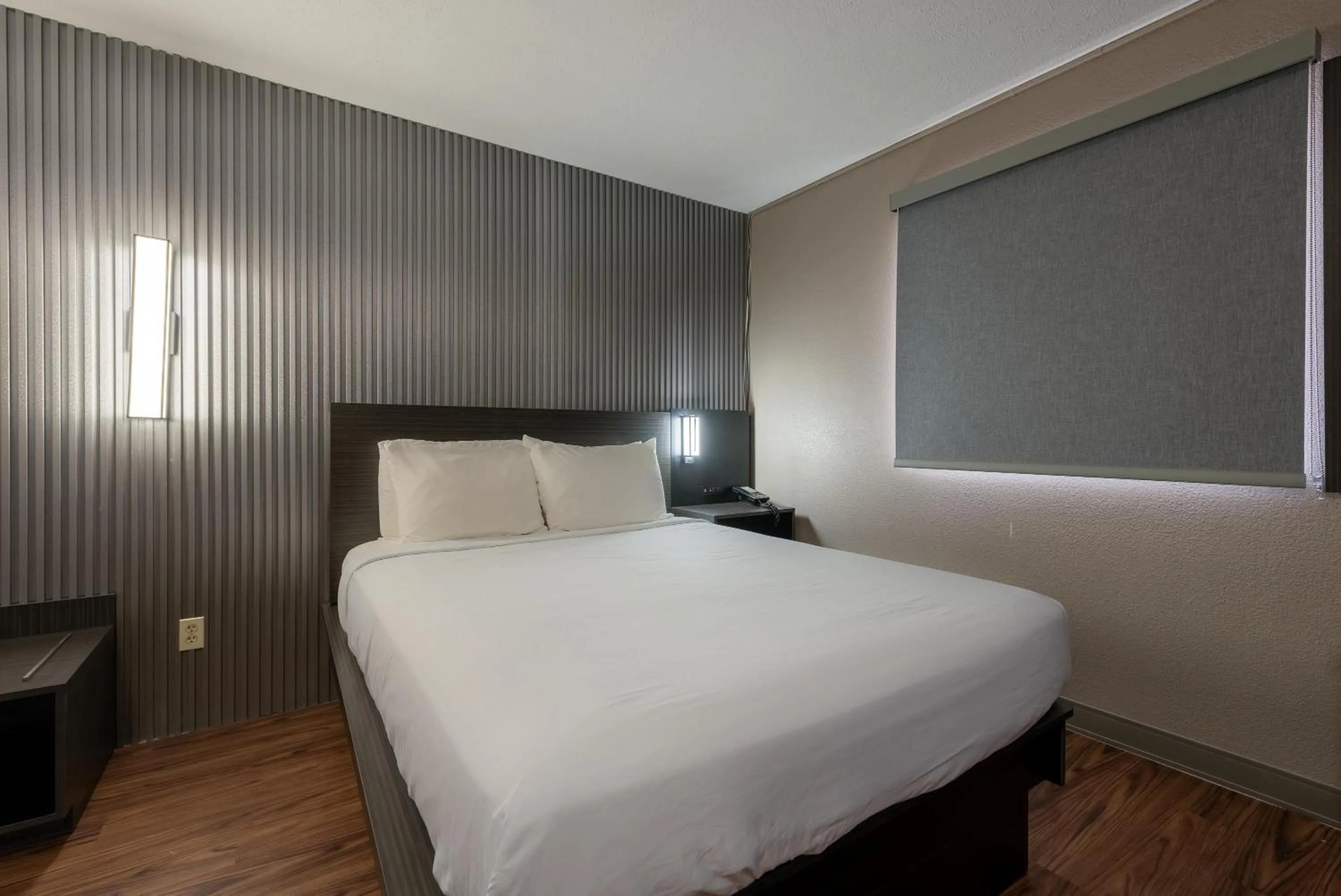 Photo of the whole room, Bed in Studio 6 Limon, CO I 70