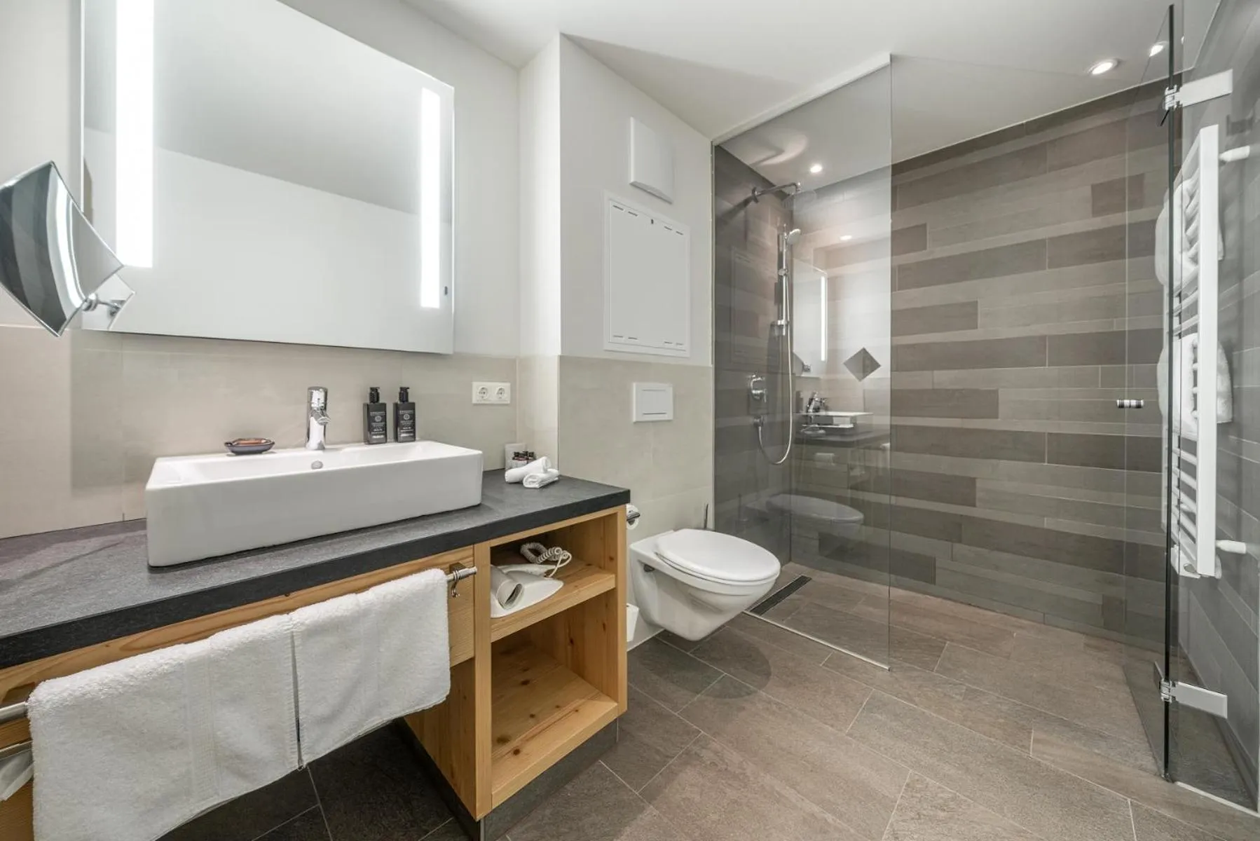 Bathroom in Gletscherblick- serviced apartments