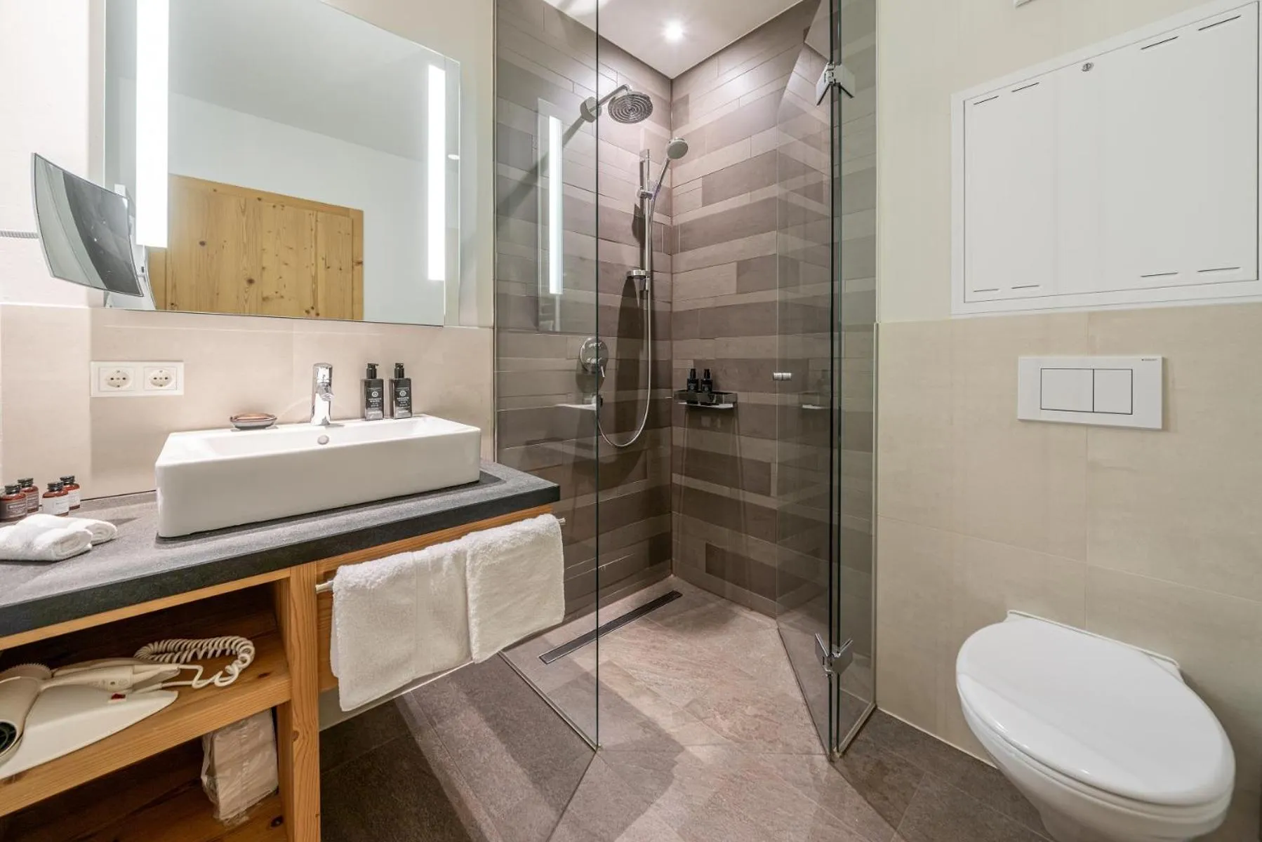 Bathroom in Gletscherblick- serviced apartments