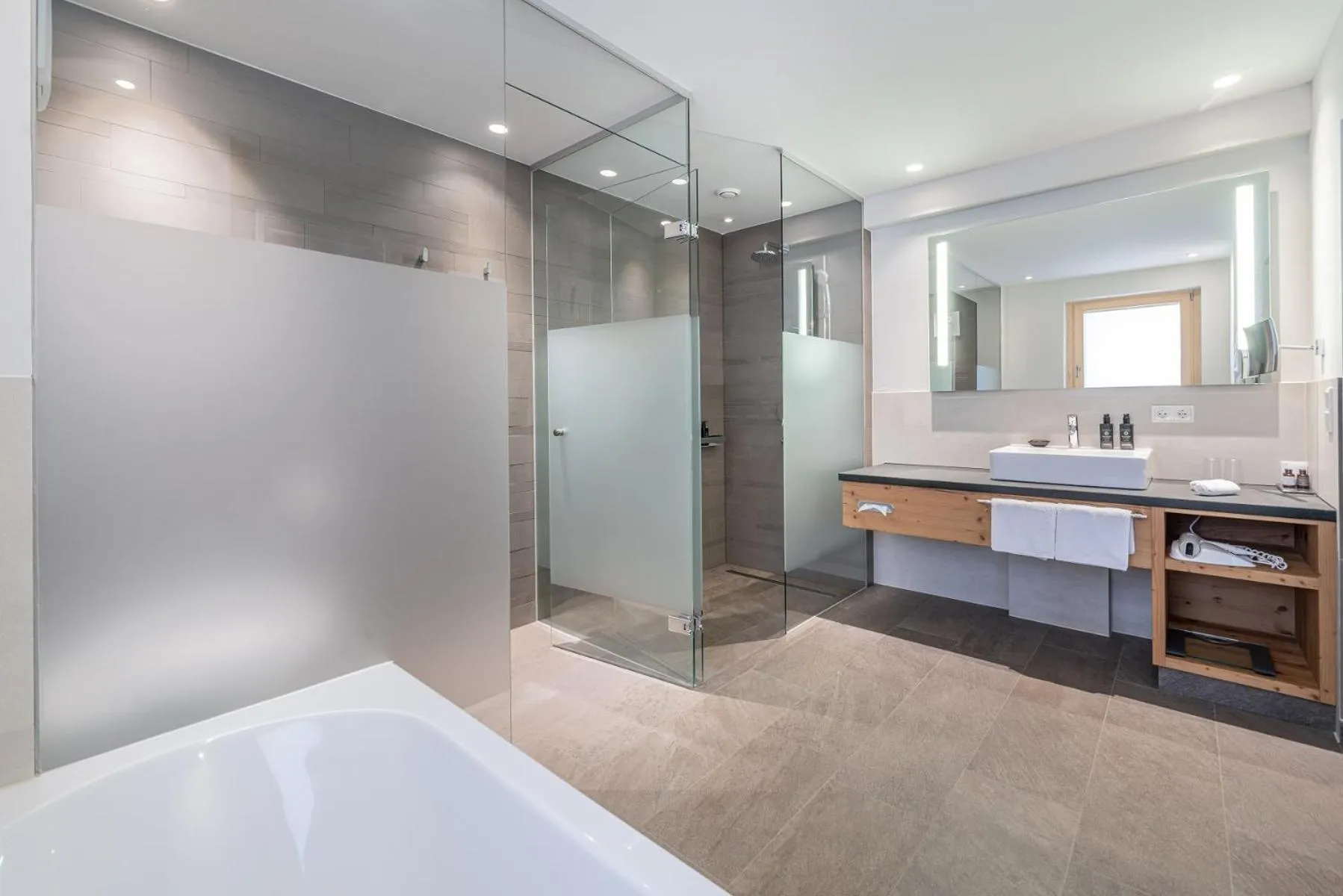 Bathroom in Gletscherblick- serviced apartments