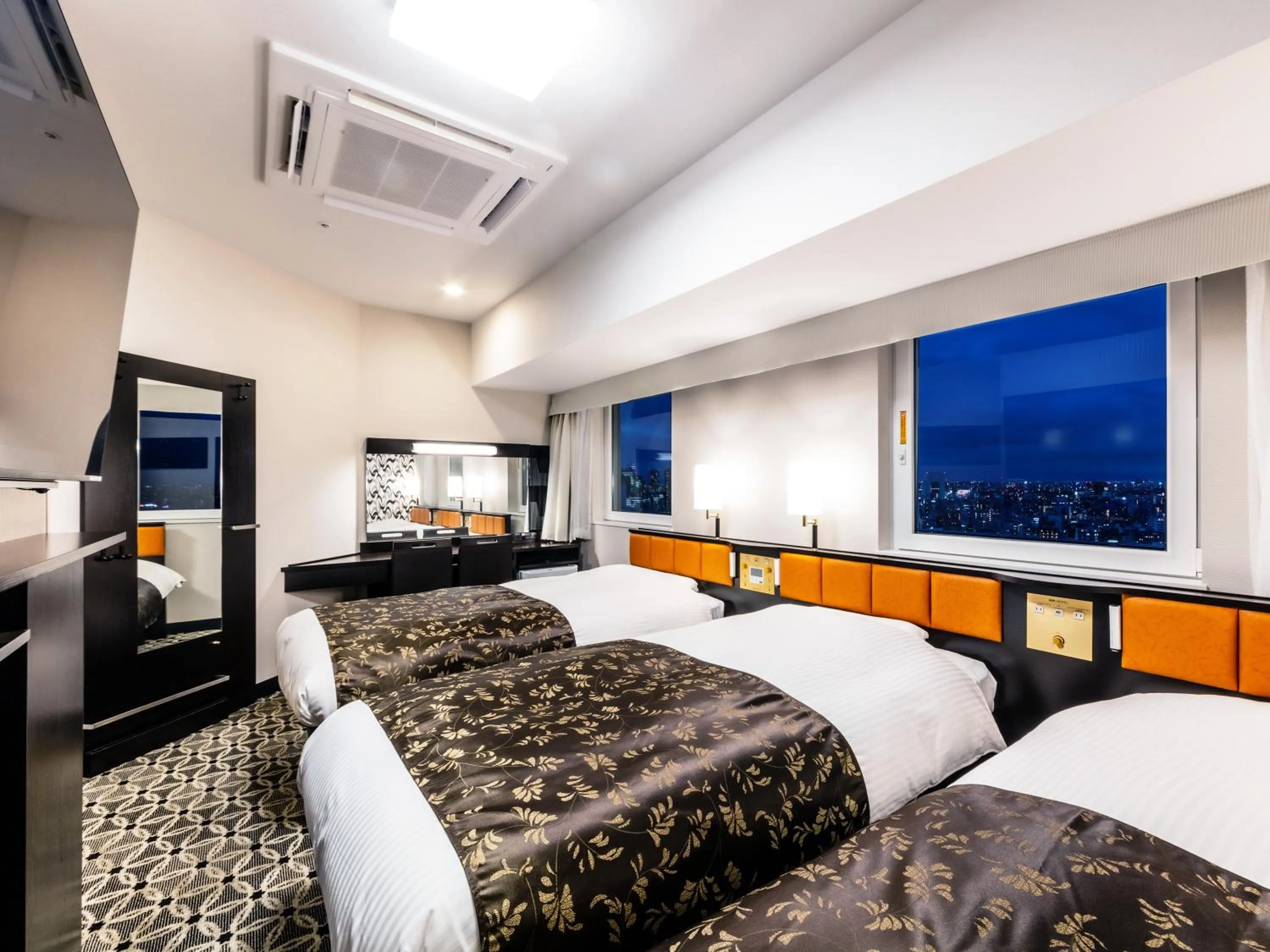 Photo of the whole room, Bed in APA Hotel & Resort Ryogoku Ekimae Tower