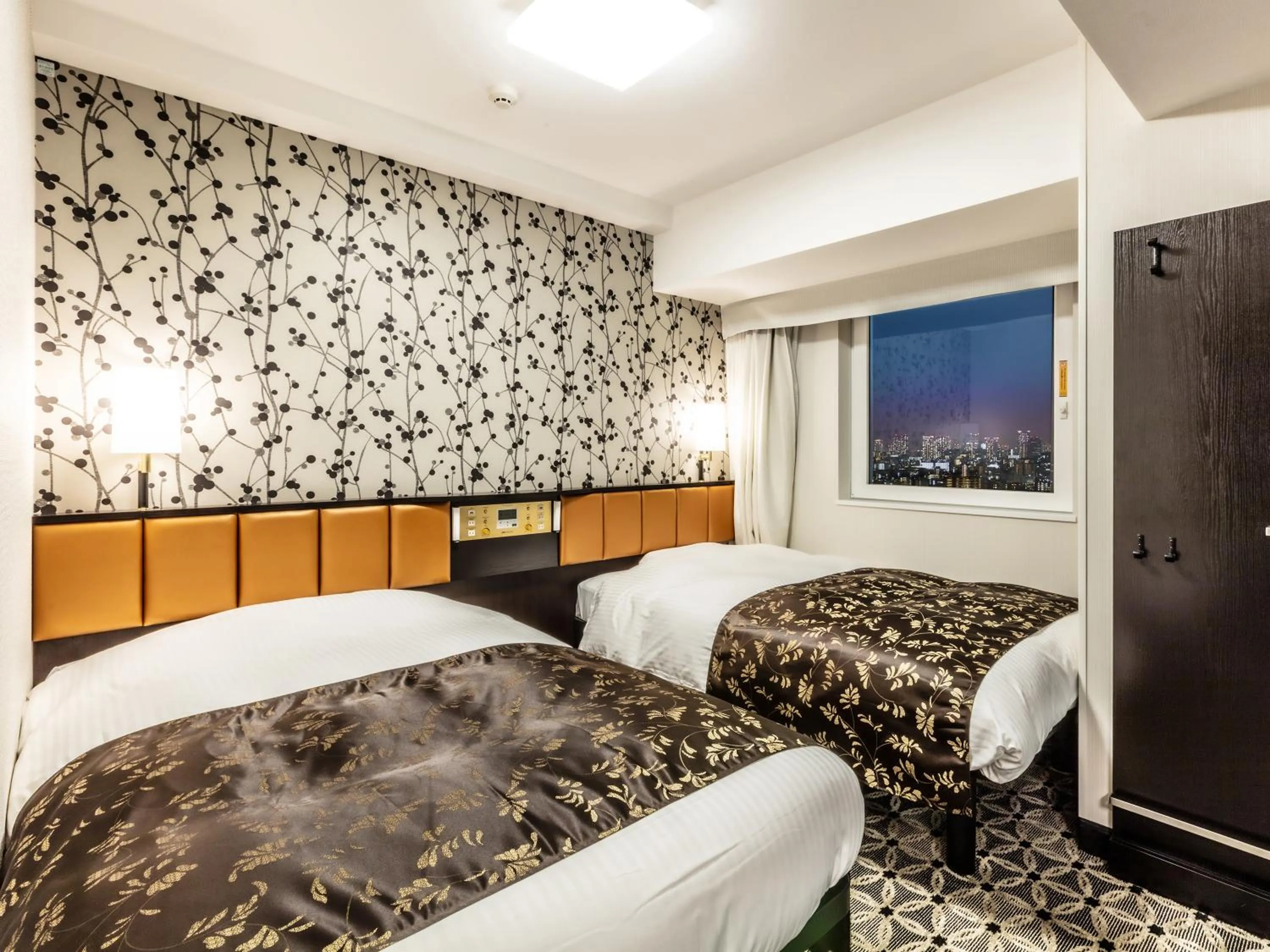 Photo of the whole room, Bed in APA Hotel & Resort Ryogoku Ekimae Tower