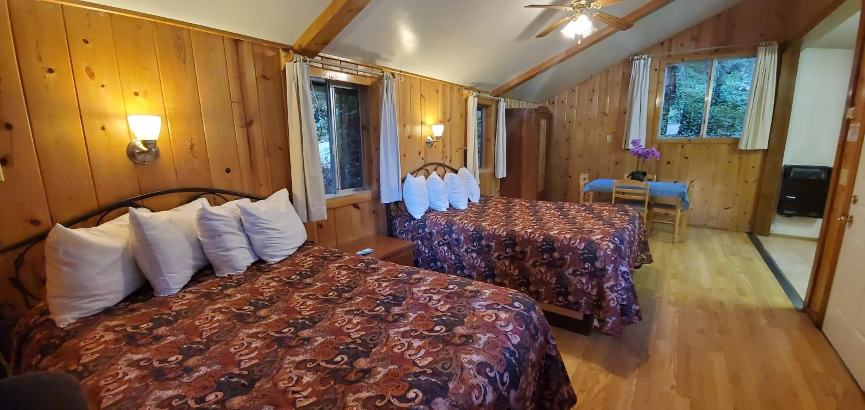 Bed in Fern River Resort