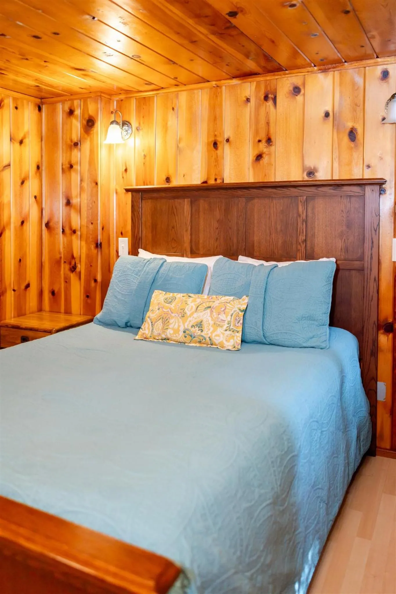 Bed in Fern River Resort