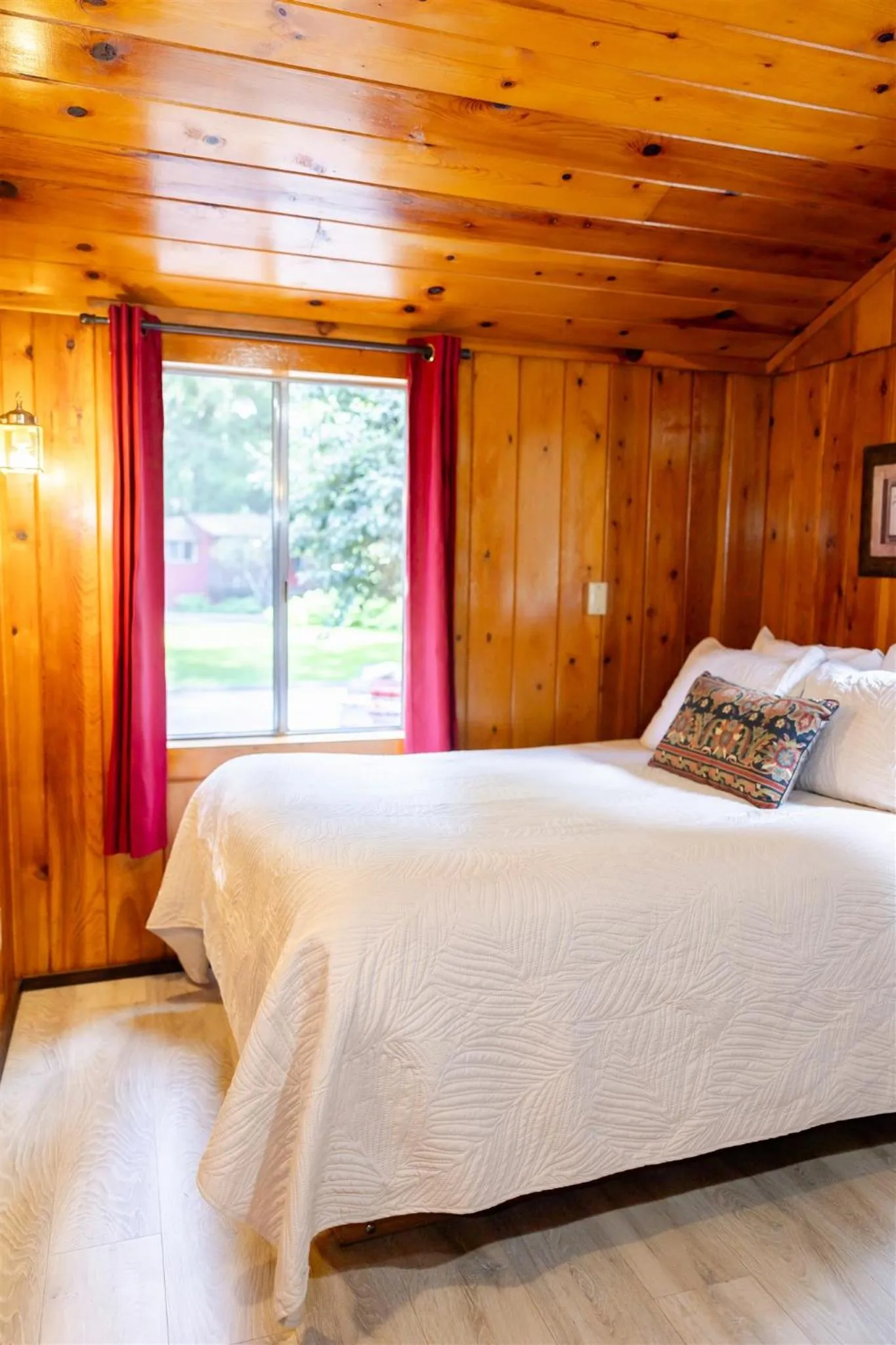 Bed in Fern River Resort