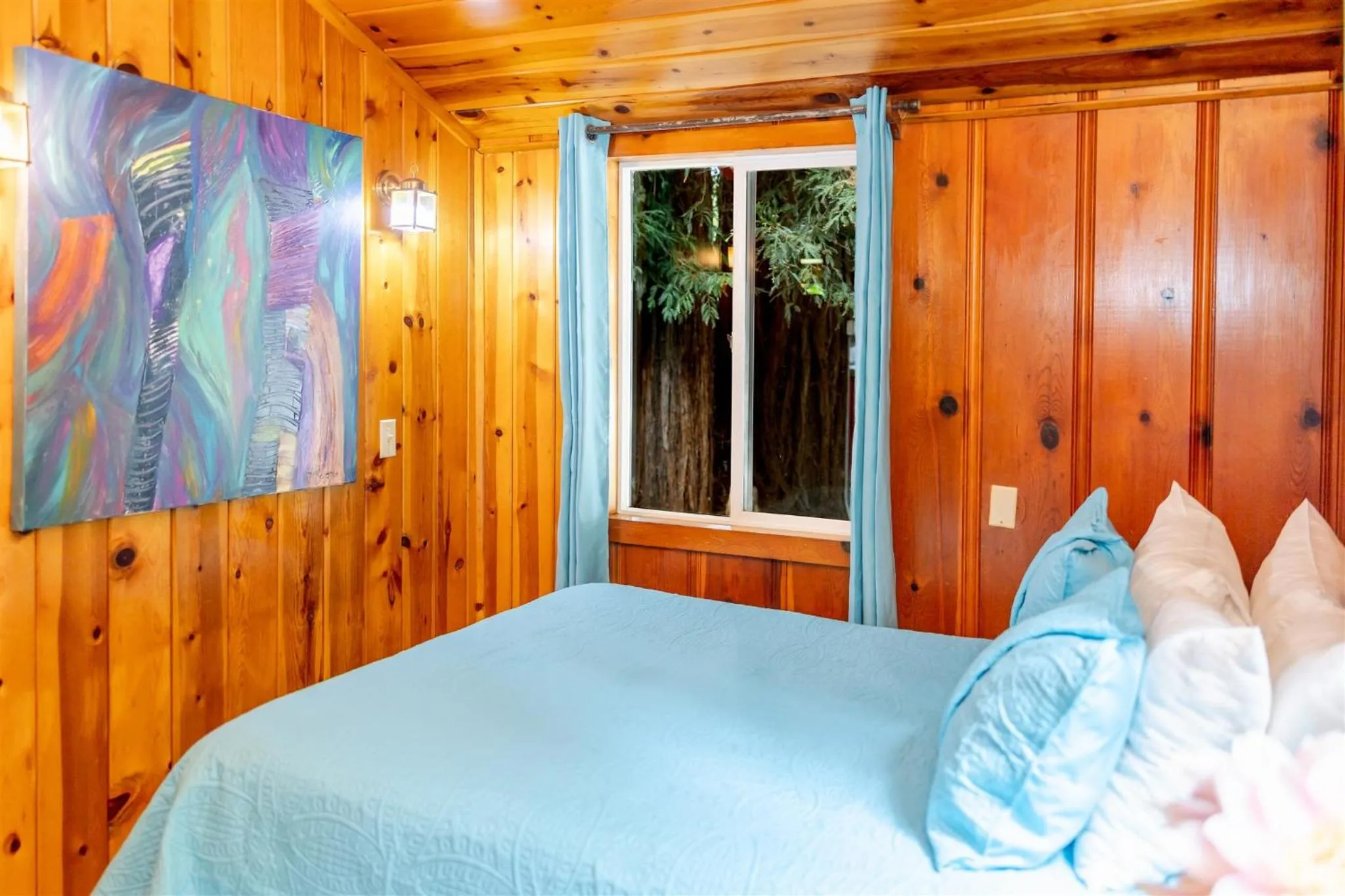 Bed in Fern River Resort