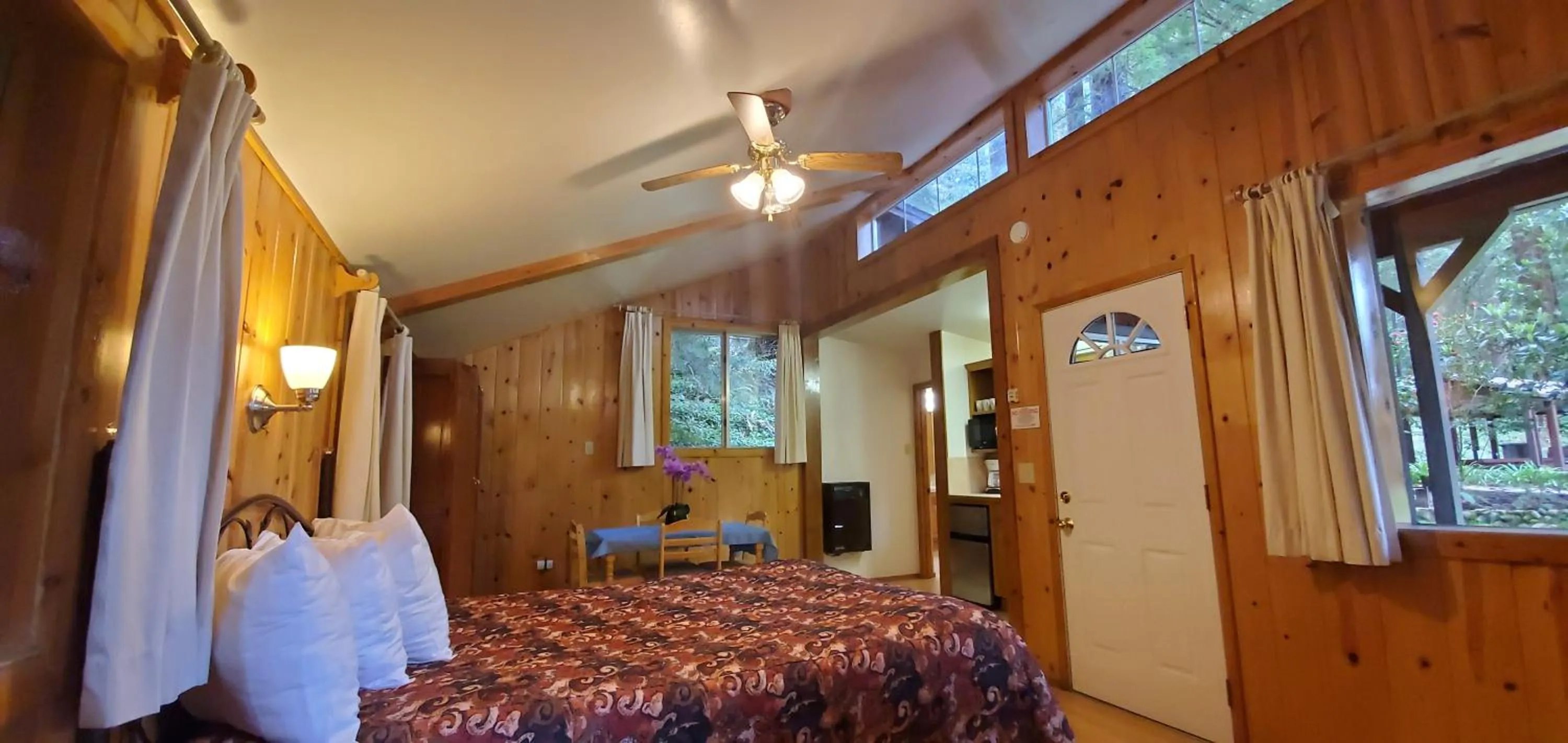 Bed in Fern River Resort