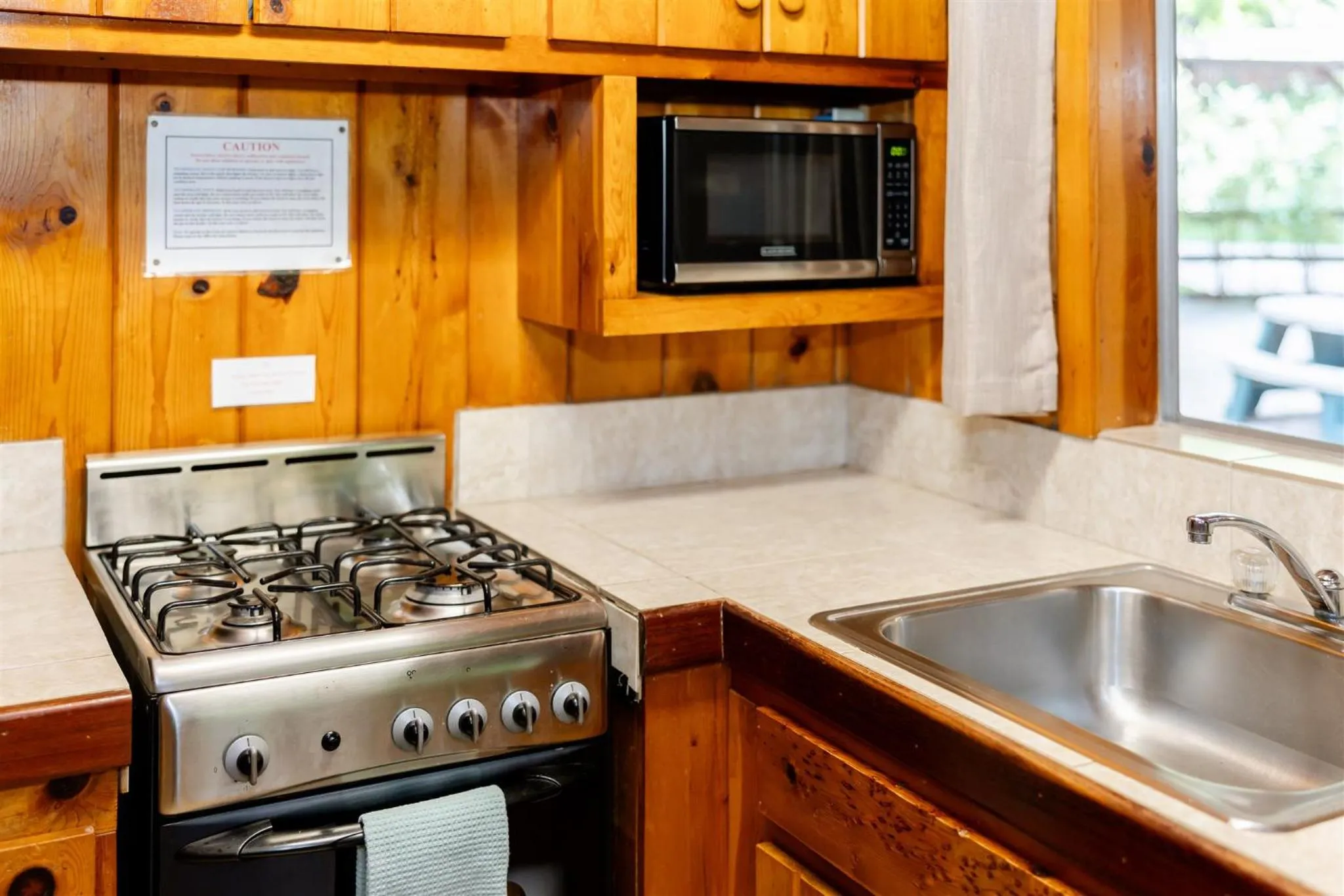 Kitchen or kitchenette in Fern River Resort