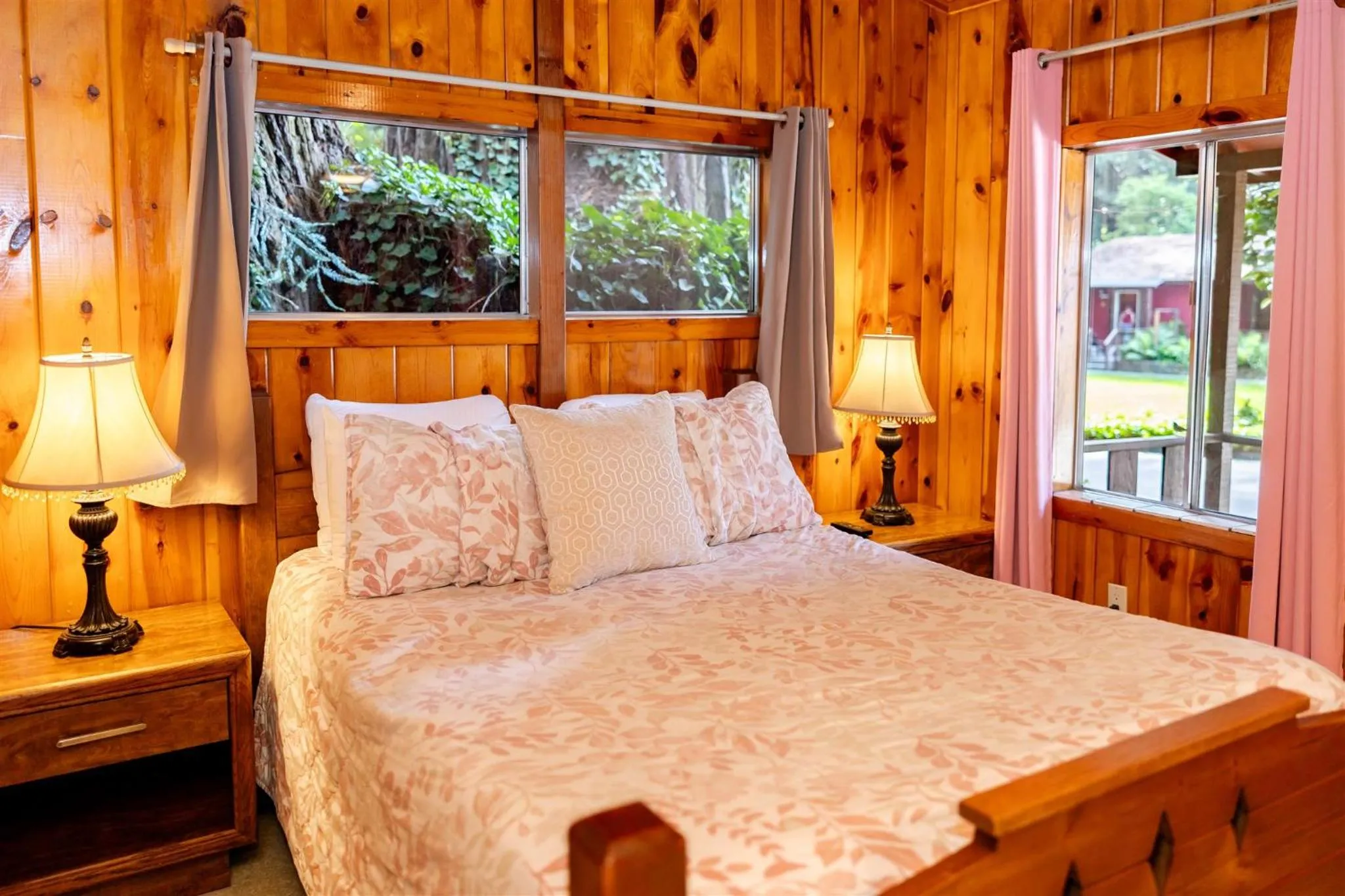 Bed in Fern River Resort