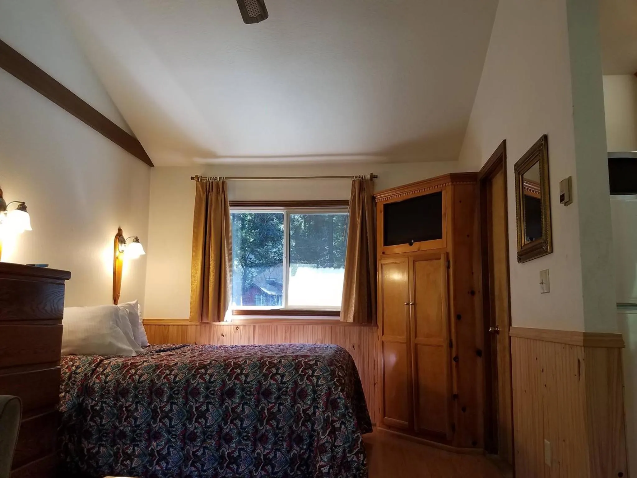 Bed in Fern River Resort