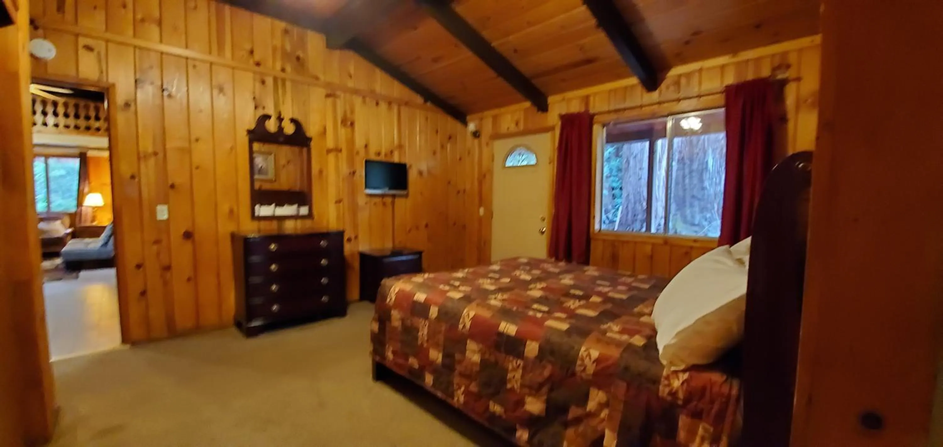 Bed in Fern River Resort