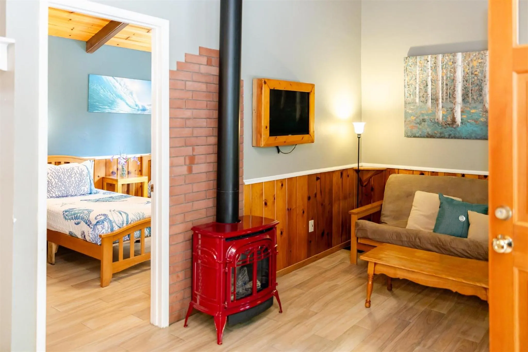 Living room, Bed in Fern River Resort