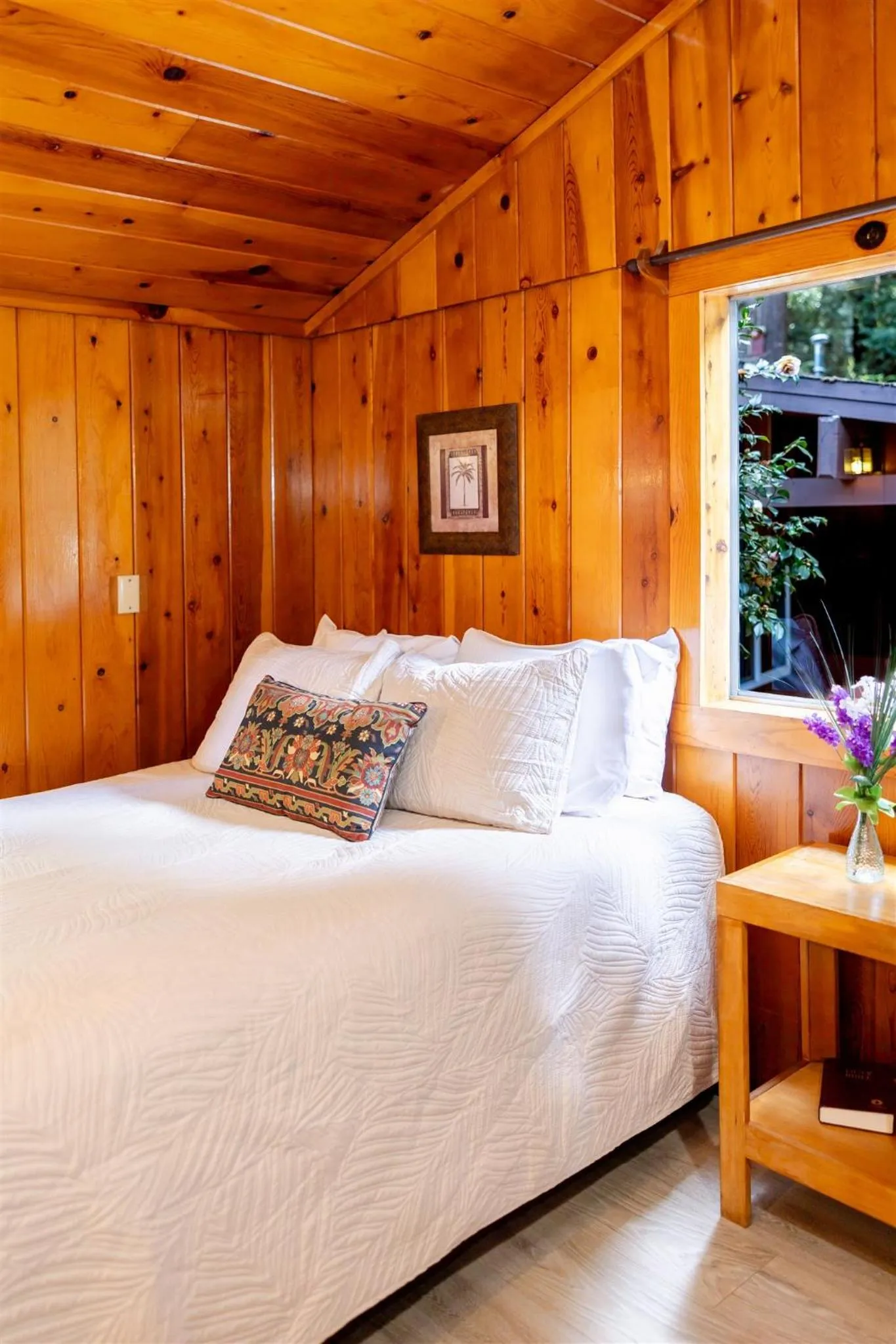 Bed in Fern River Resort