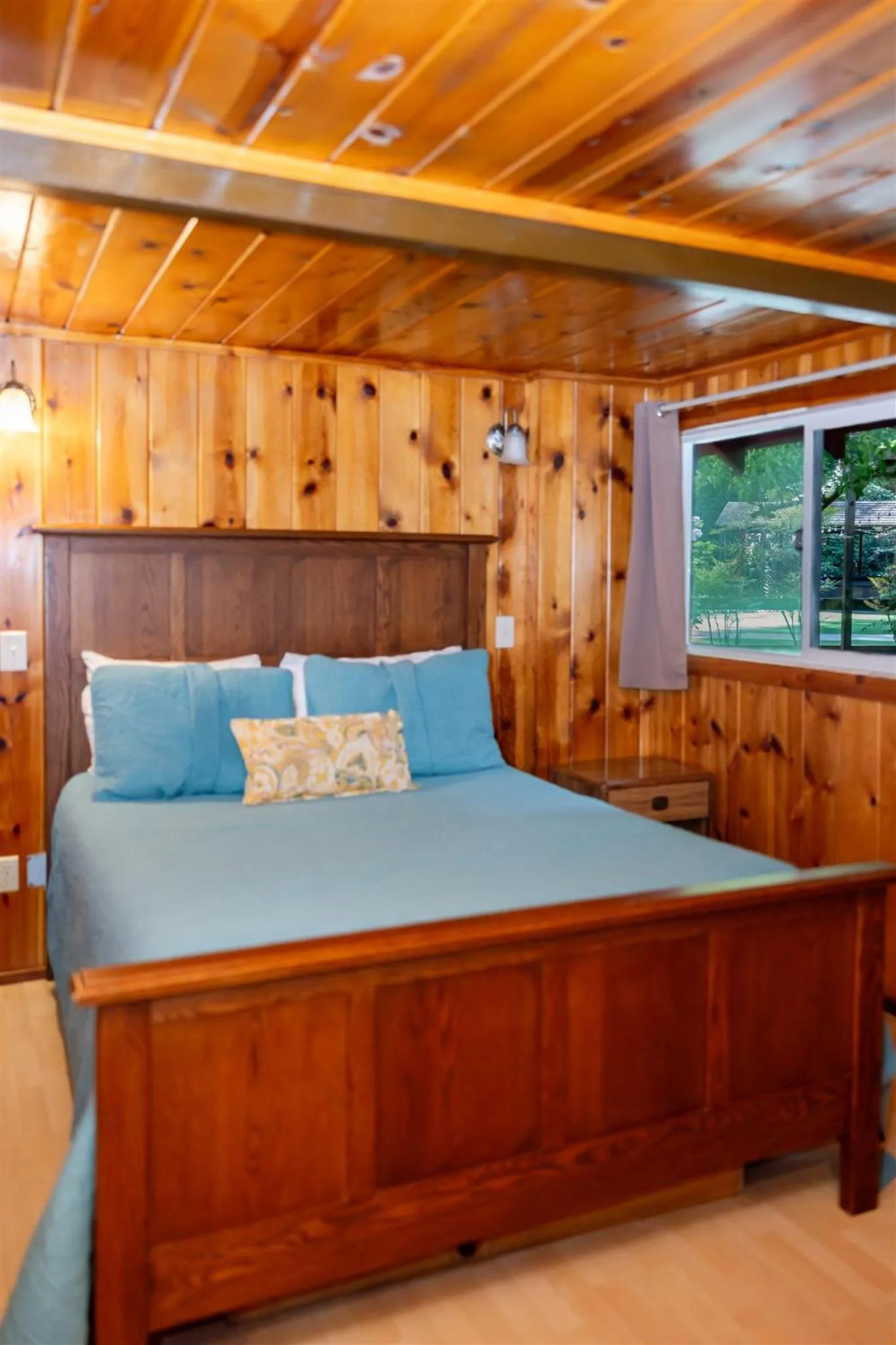 Bed in Fern River Resort