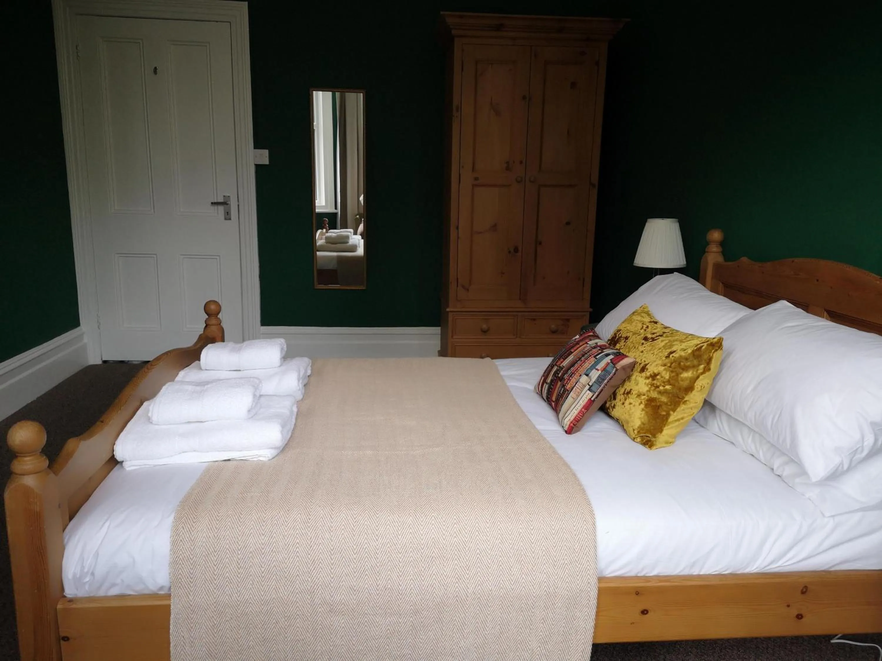 Bedroom in 2 Bedroom Apartment at Kent Escapes Short Lets & Serviced Accommodation Kent, Bouverie Escape Folkestone with Wifi