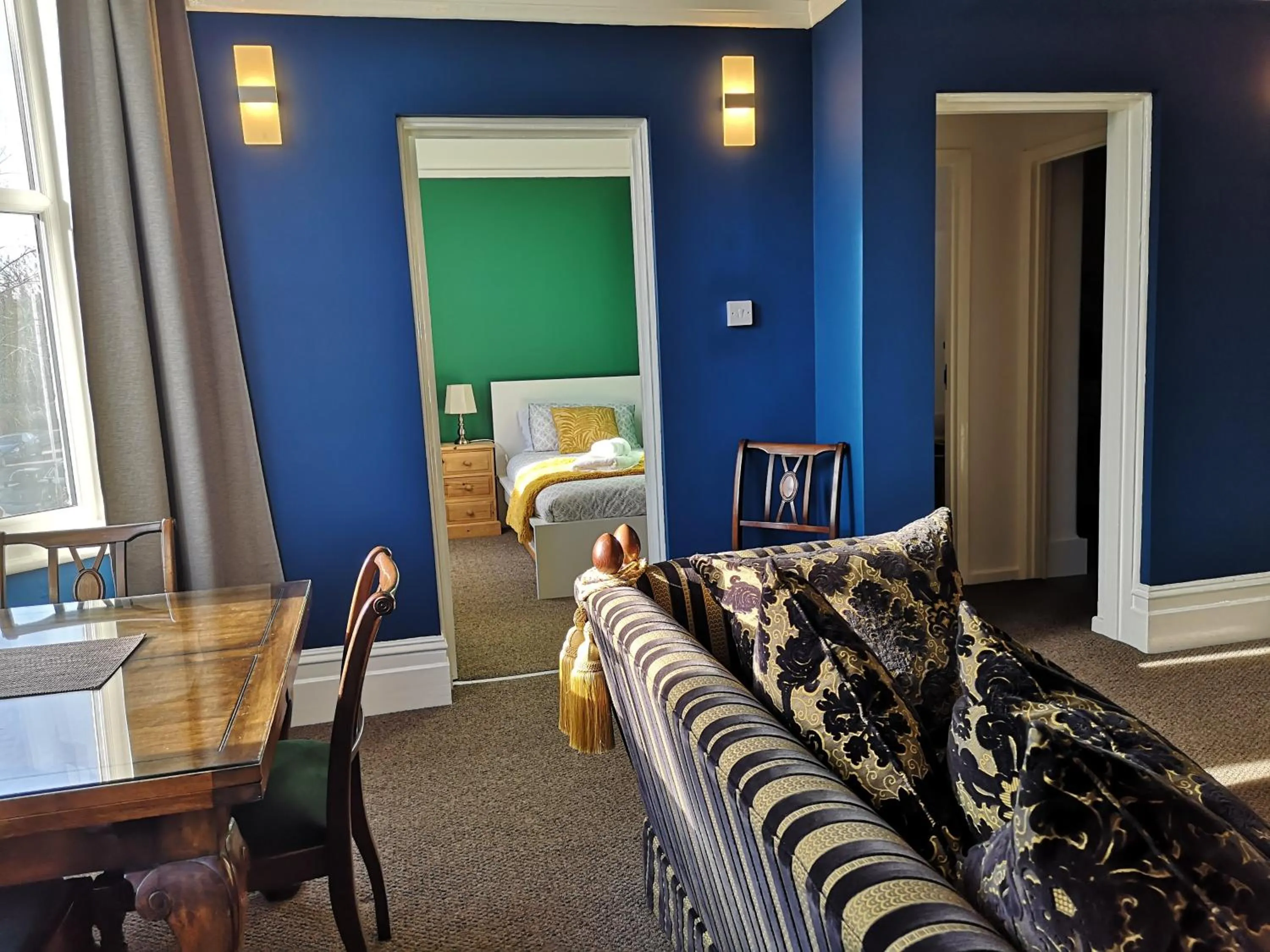 Living room in 2 Bedroom Apartment at Kent Escapes Short Lets & Serviced Accommodation Kent, Bouverie Escape Folkestone with Wifi