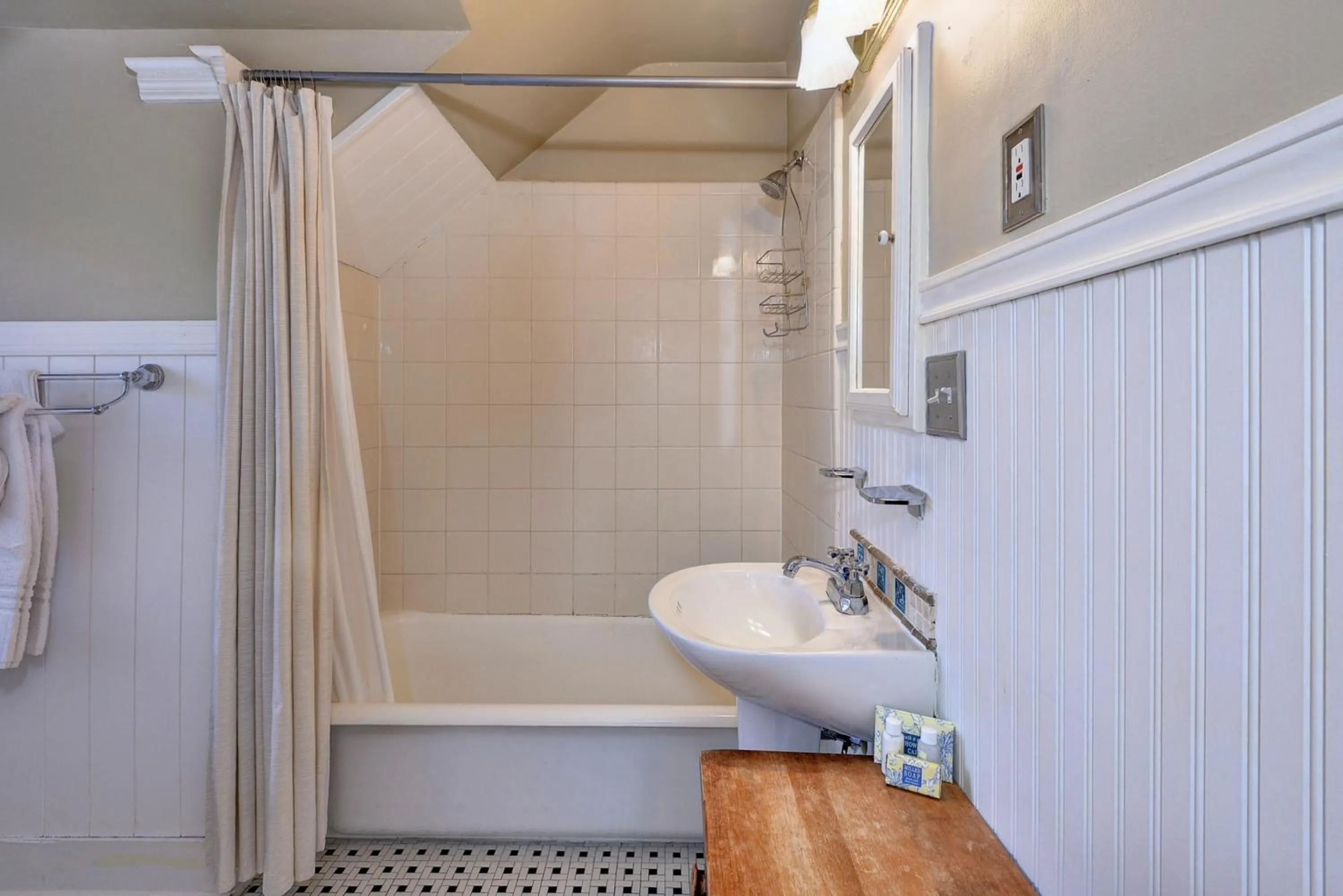 Cedars of Williamsburg Bed & Breakfast