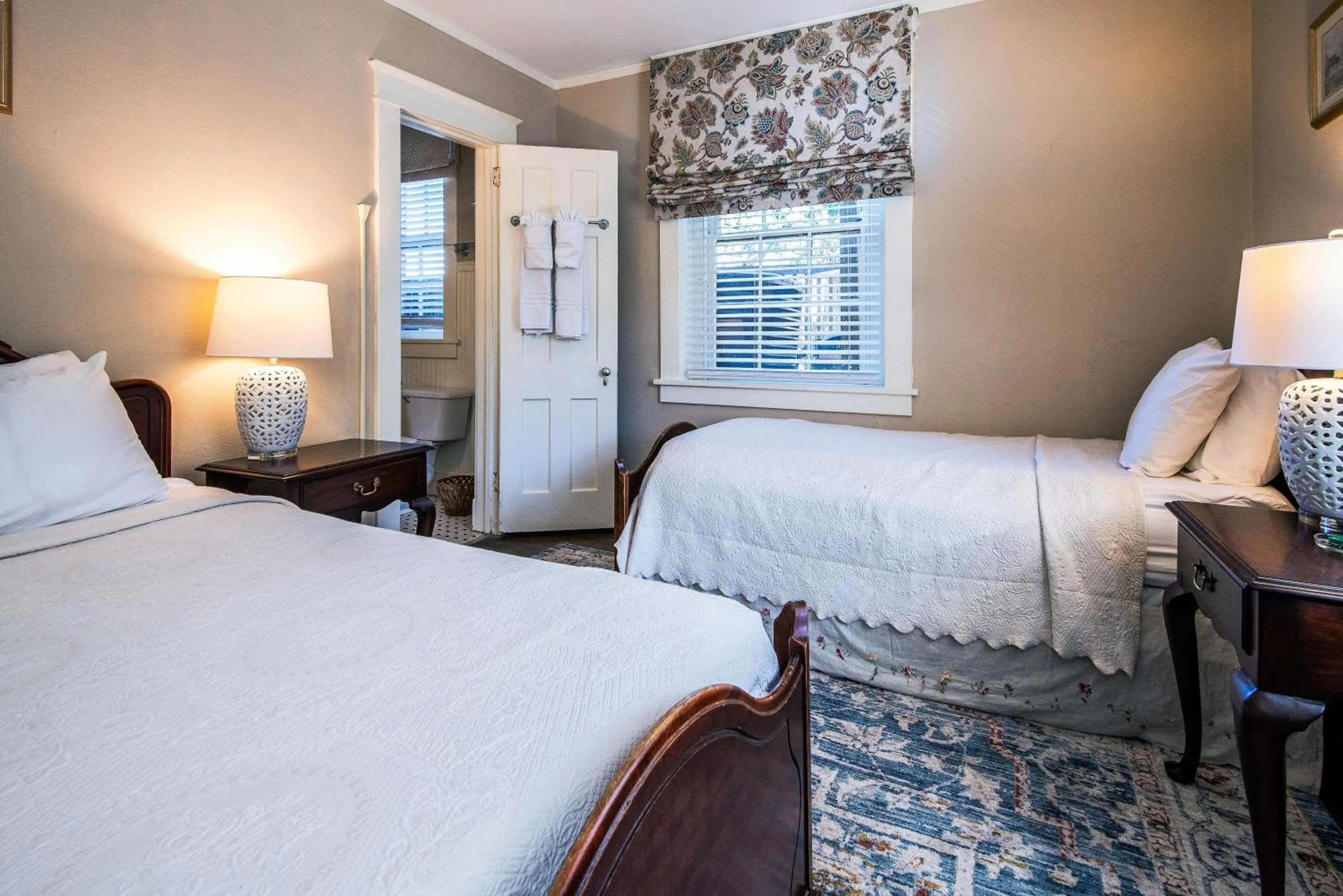 Bed in Cedars of Williamsburg Bed & Breakfast