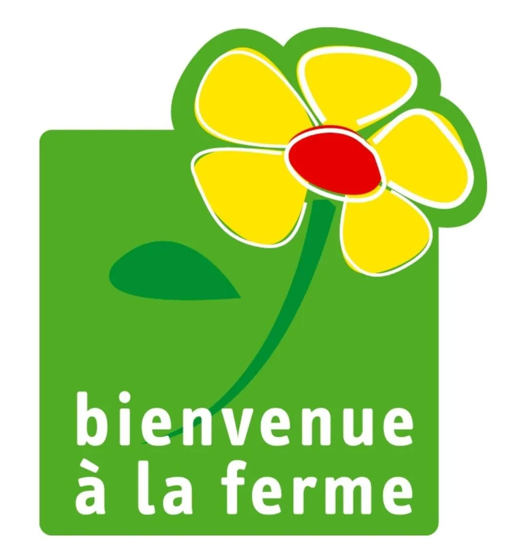 Logo/Certificate/Sign in Locations insolites "vie en plein air" cabane et tipi Bastide Bellugue maison d'hôtes reseau Bienvenue à la ferme à 3 mn de lourmarin